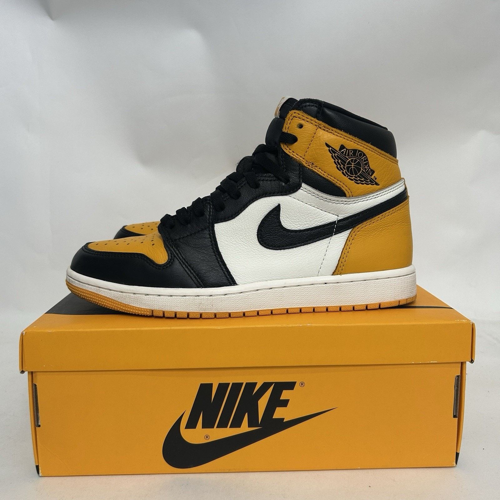 Jordan Brand Nike Air Jordan 1 Retro High OG “Taxi/Black-Sail” Size US 9.5 / EU 42-43 - 5 Thumbnail