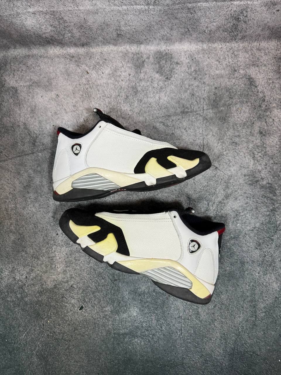 Jordan Brand Size 6.5Y | Jordan 12 Black Toe With Box| Pre-Owned Size US 8.5 / IT 38.5 - 8 Thumbnail
