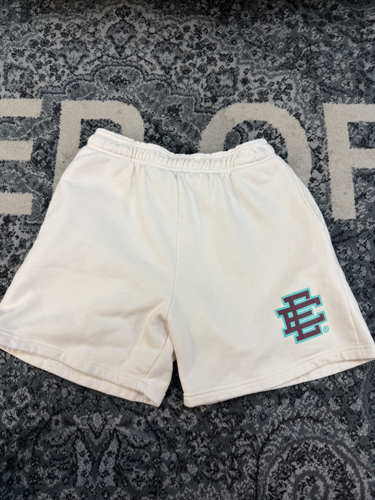 Eric Emanuel Eric Emanuel antique white sweat short teal maroon Size US 34 / EU 50 - 1 Thumbnail