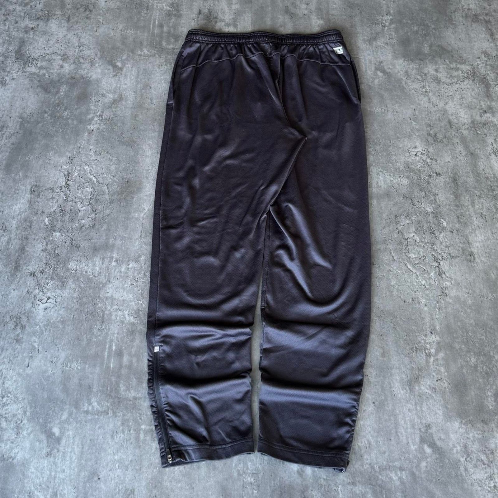 Fila × Japanese Brand × Vintage Vintage Y2K Fila Running Grey Grunge Opium Tech Sweatpants Size US 34 / EU 50 - 2 Thumbnail