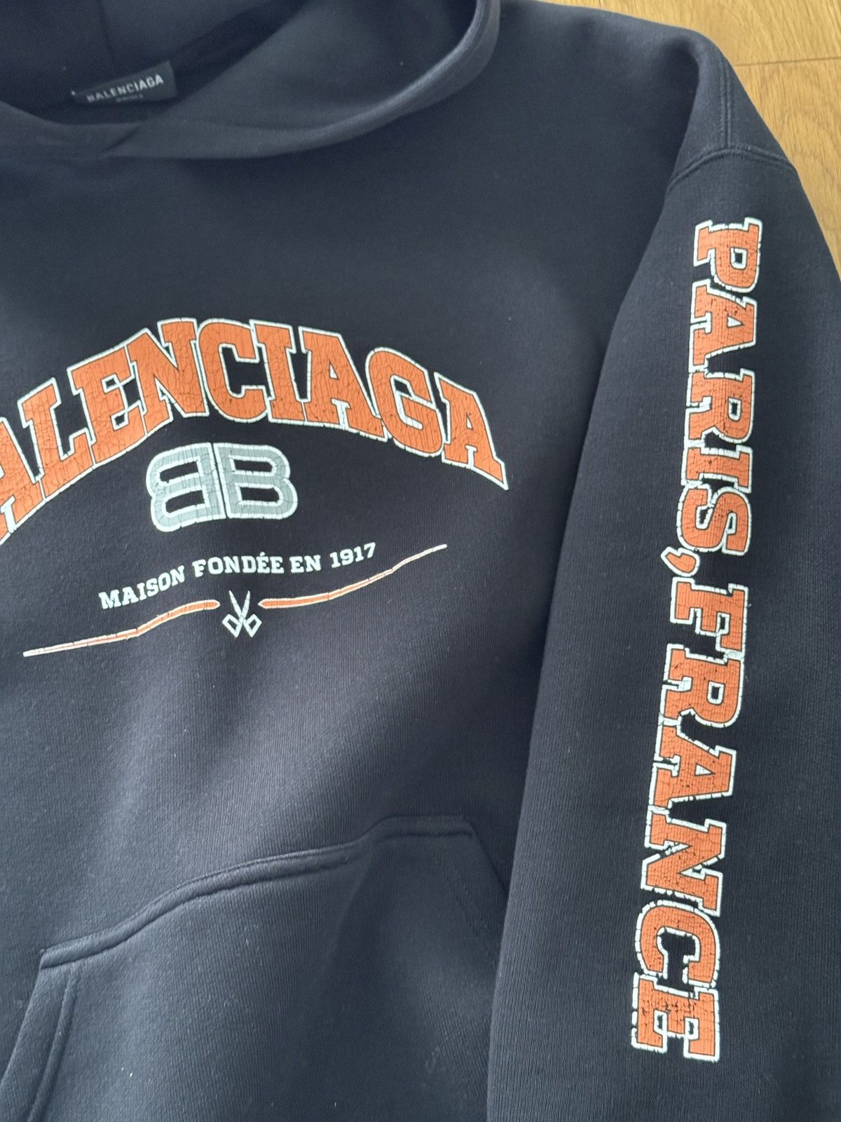 Balenciaga BALENCIAGA MAISON HOODIE Size US M / EU 48-50 / 2 - 3 Thumbnail