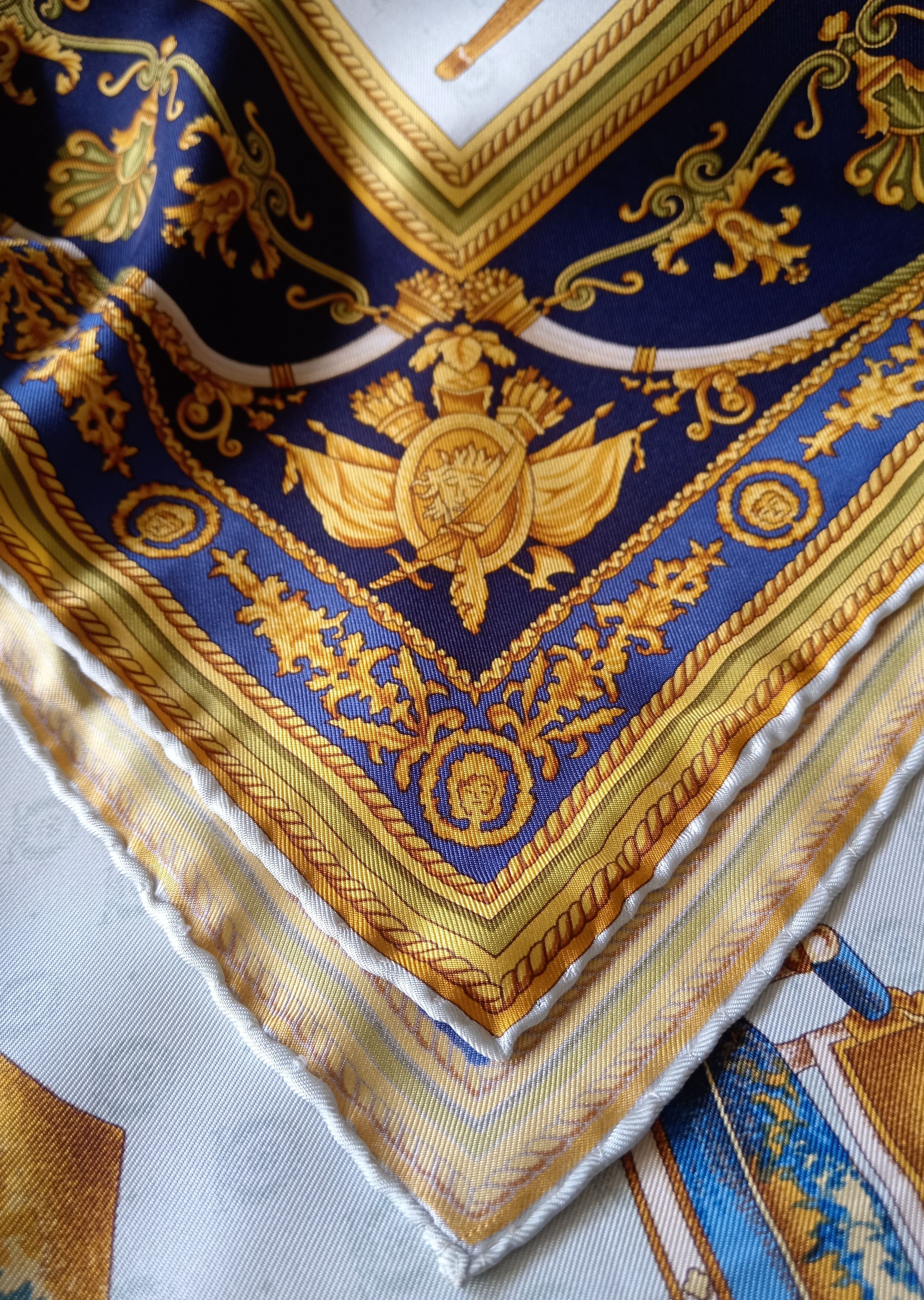 Gucci Gucci Chair Pattern Scarf in 100% silk pre Owned Size ONE SIZE - 2 Thumbnail