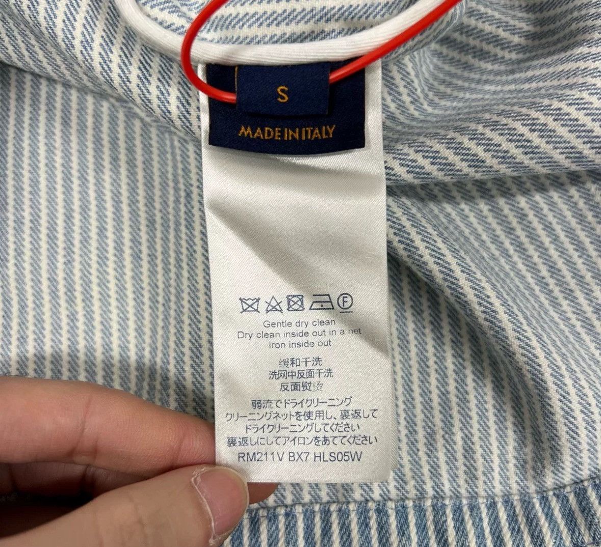 Louis Vuitton Louis Vuitton Three Flower Ink Dyeing Denim Shirt Size US S / EU 44-46 / 1 - 6 Thumbnail