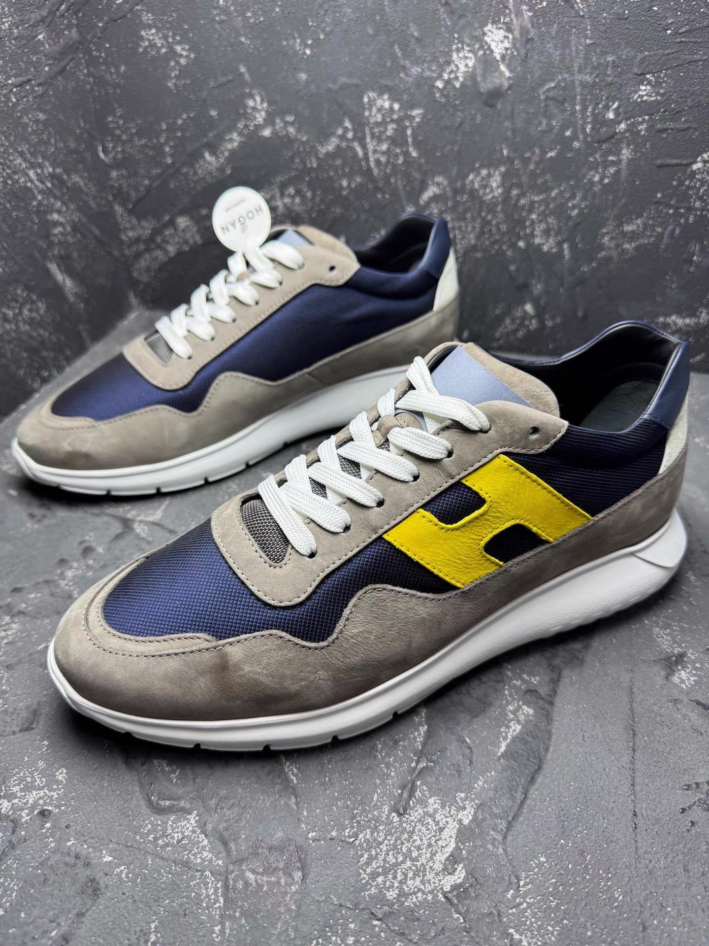 Hogan HOGAN Classic Sneakers with Yellow H Logo Q10 Size US 10.5 / EU 43-44 - 1 Thumbnail