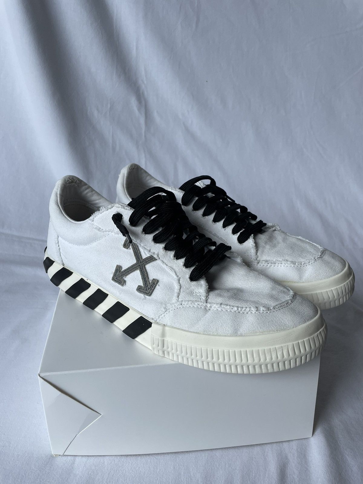 Off-White Off White Vulcanized Low sneakers Size US 10.5 / EU 43-44 - 23 Thumbnail