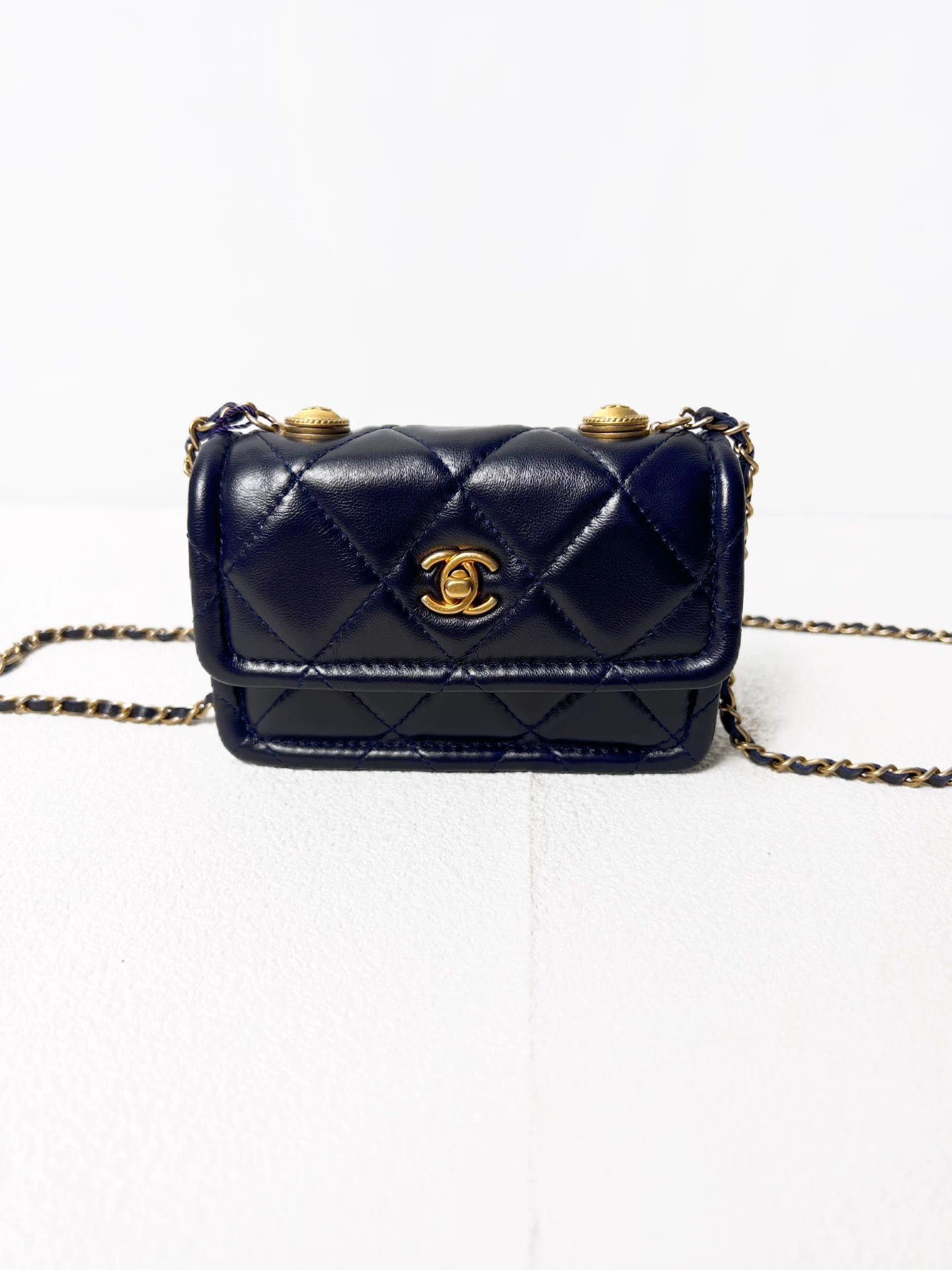 Chanel Pre-loved Bag Very good condition Size ONE SIZE - 1 Thumbnail