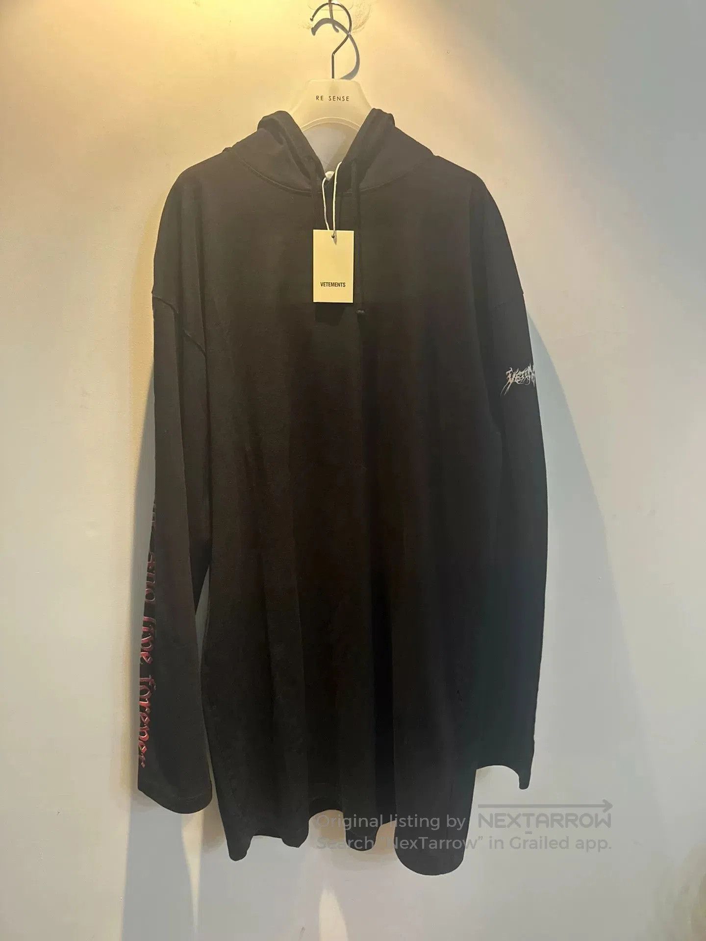 Vetements vetements long hoodie with logo design. Size US L / EU 52-54 / 3 - 1 Thumbnail