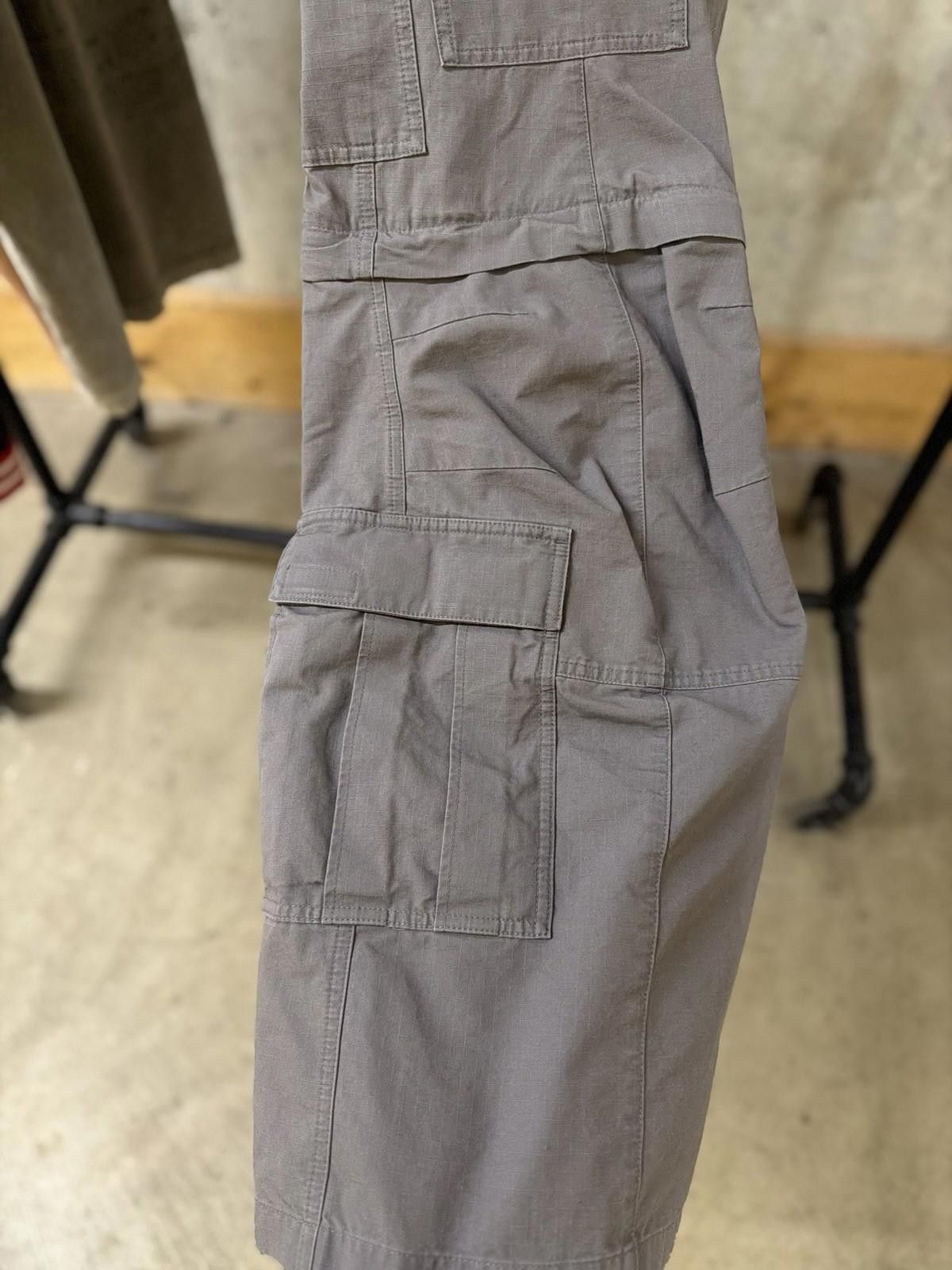Balenciaga Balenciaga Wide Leg Black Ripstop Cargo Pants Size (XS) NEW Size US 28 / EU 44 - 10 Thumbnail