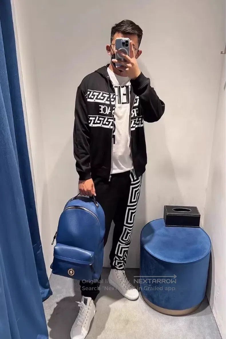 Versace Versace Zippered hooded sweatshirt with three-dimensional Size US XL / EU 56 / 4 - 8 Thumbnail