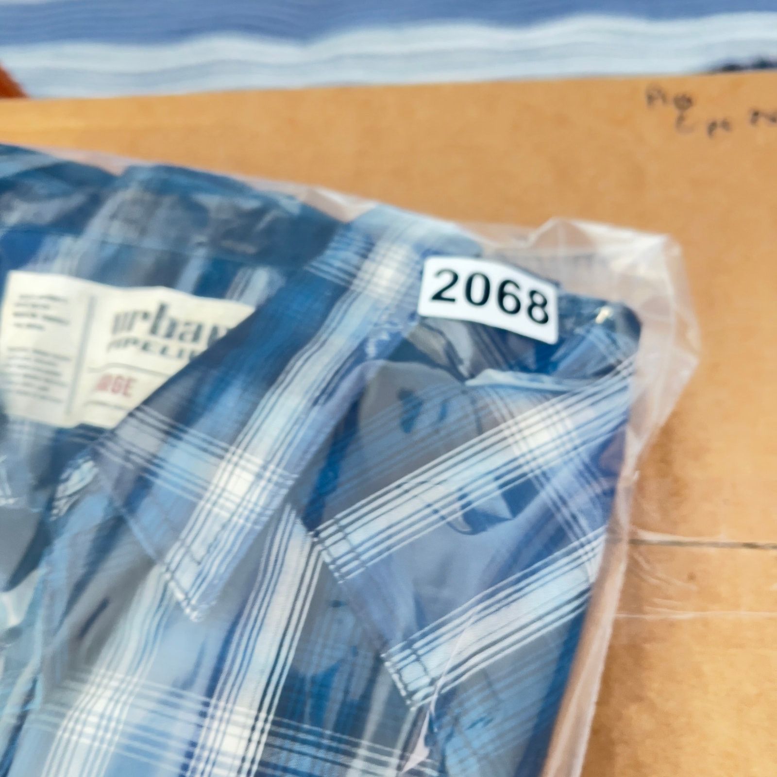 Urban Pipeline Urban Pipeline Button Shirt Men Large Blue White Grey Plaid Size US L / EU 52-54 / 3 - 10 Thumbnail