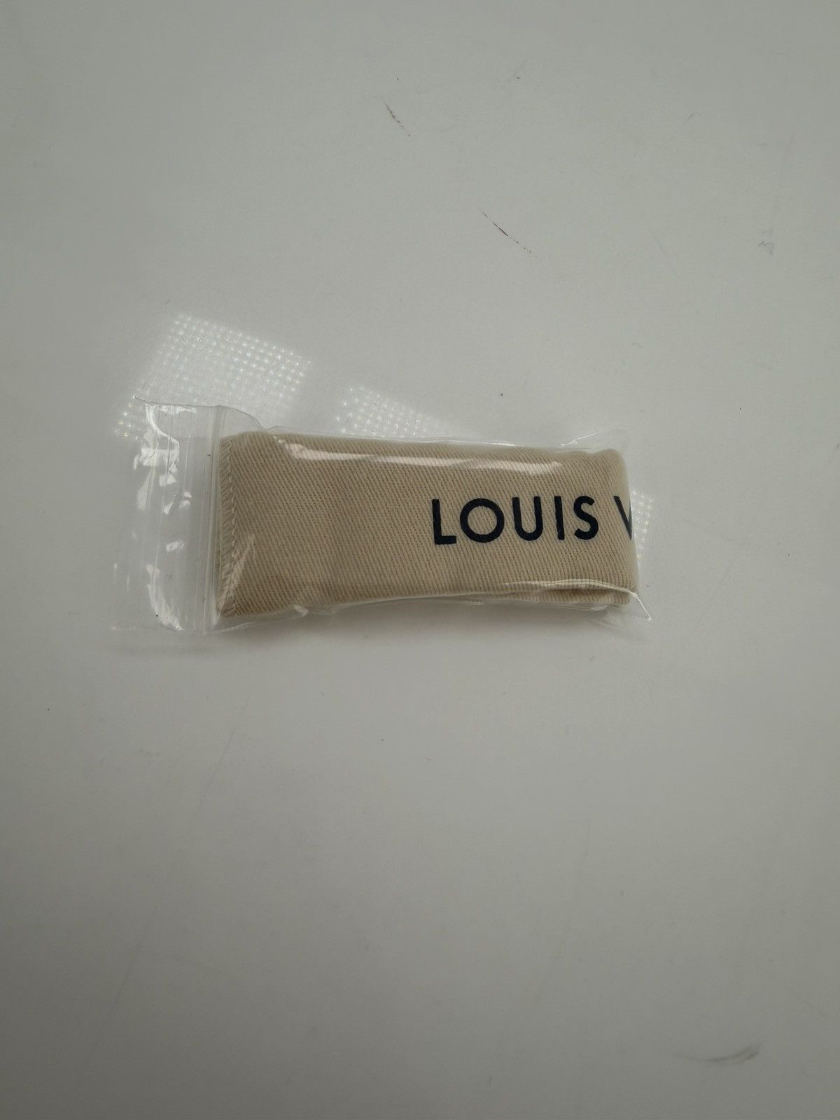 Louis Vuitton Louis Vuitton Passport Cover Monogram Canvas Size ONE SIZE - 12 Thumbnail