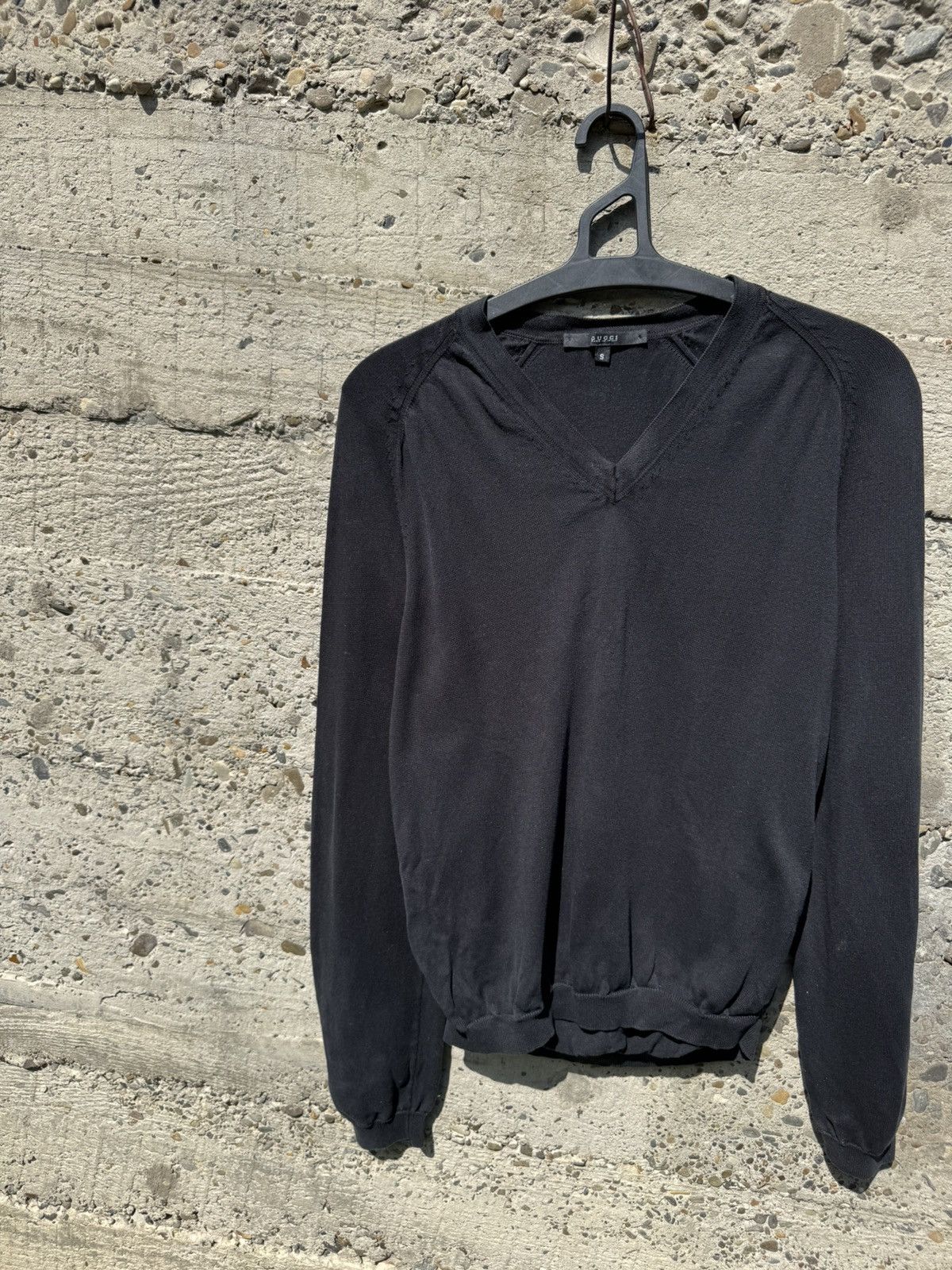 Gucci Vintage Gucci Silk V-neck Sweater Size US S / EU 44-46 / 1 - 4 Thumbnail