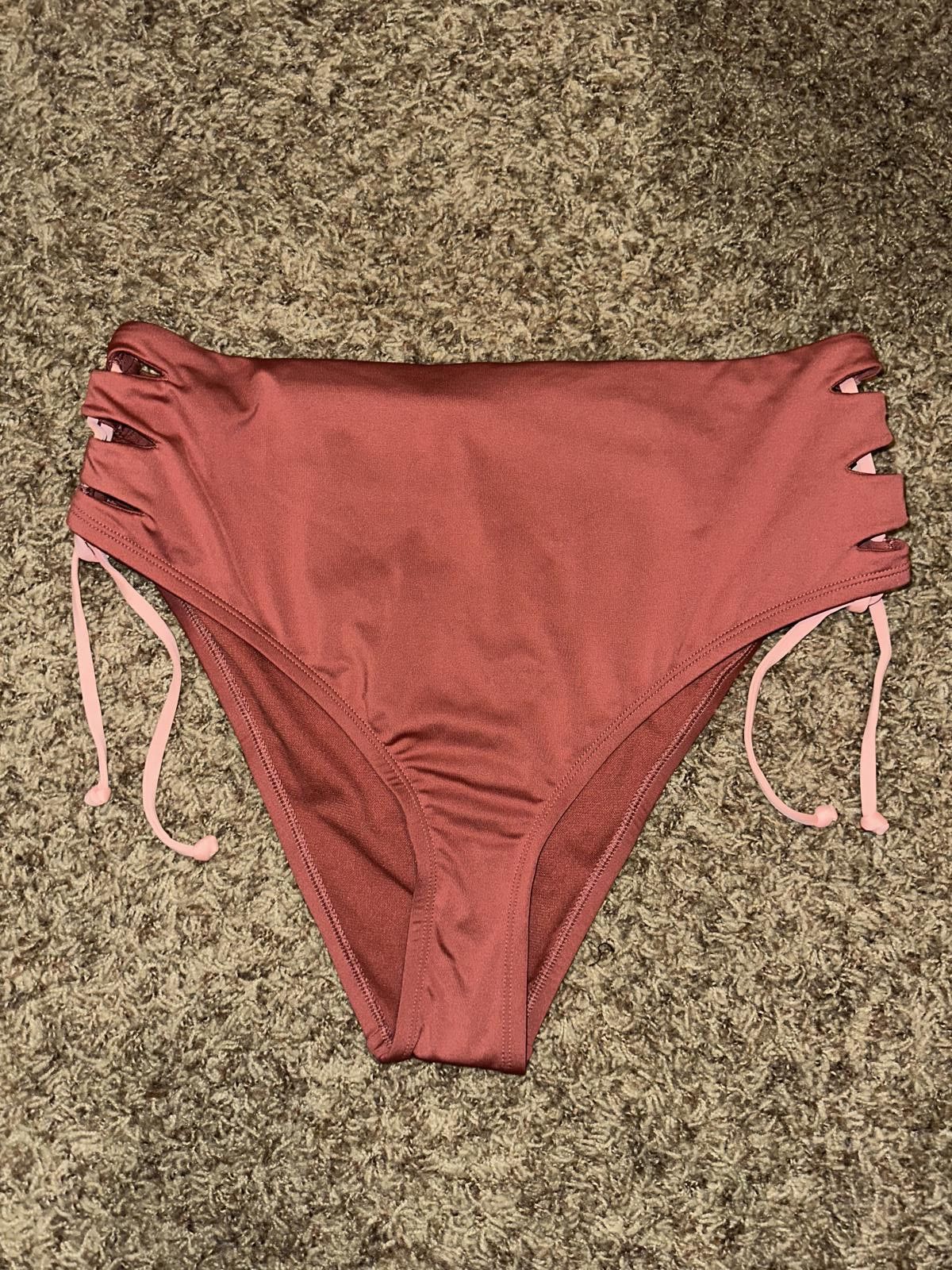Nike Women's Solid Lace-Up High Waist Cheeky Bottom Size ONE SIZE - 1 Thumbnail