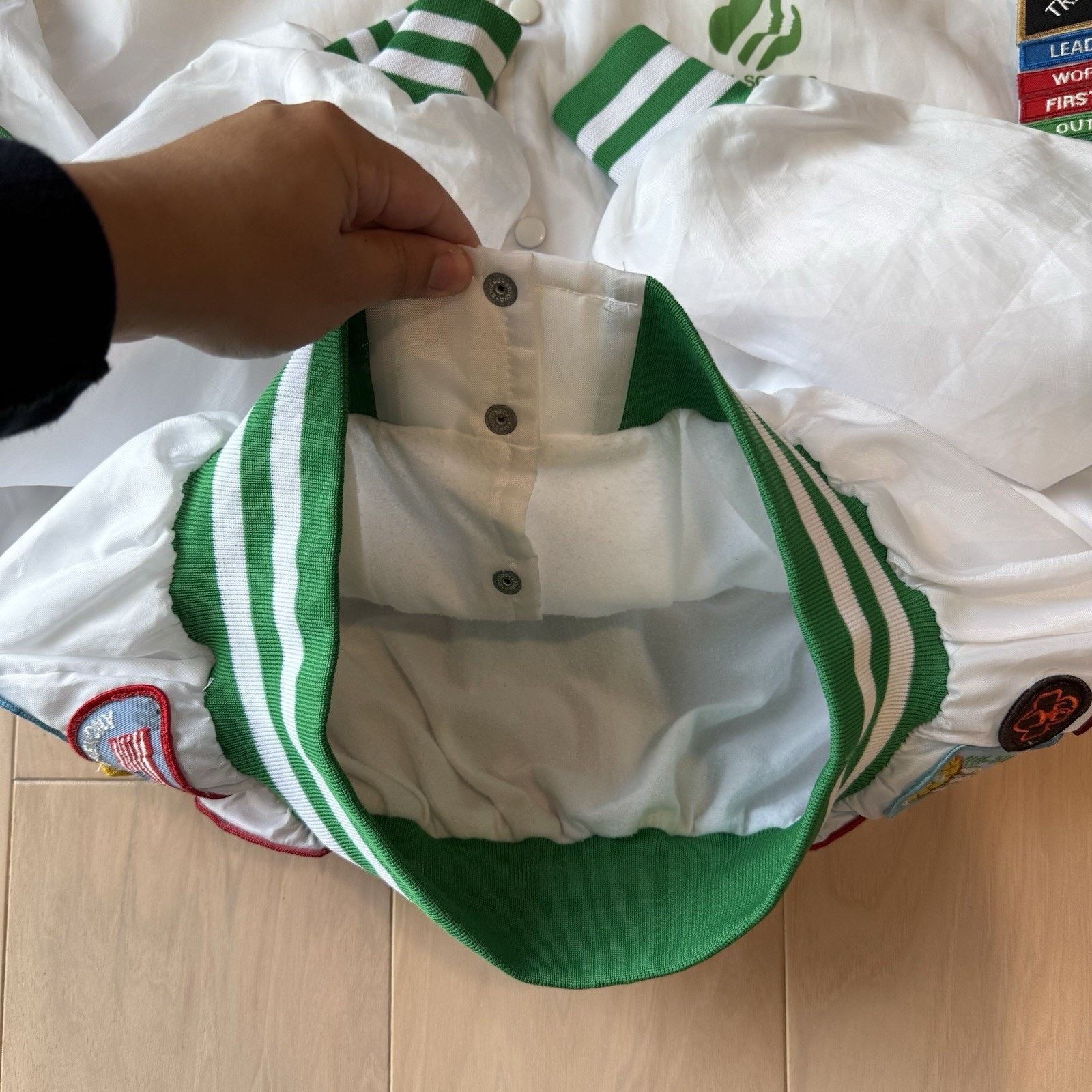 Vintage Vintage Girl Scout Bomber Jacket Medium White 80s Made USA Size US L / EU 52-54 / 3 - 7 Thumbnail