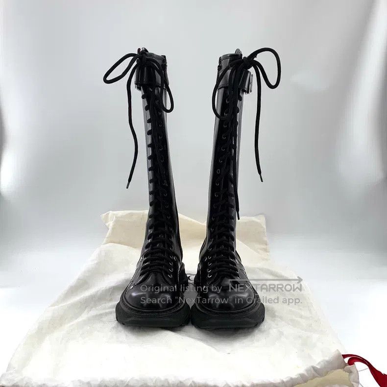 Alexander McQueen Alexander Mcqueen Black round-toe leather lace-up flat-sol Size US 5 / IT 35 - 8 Thumbnail