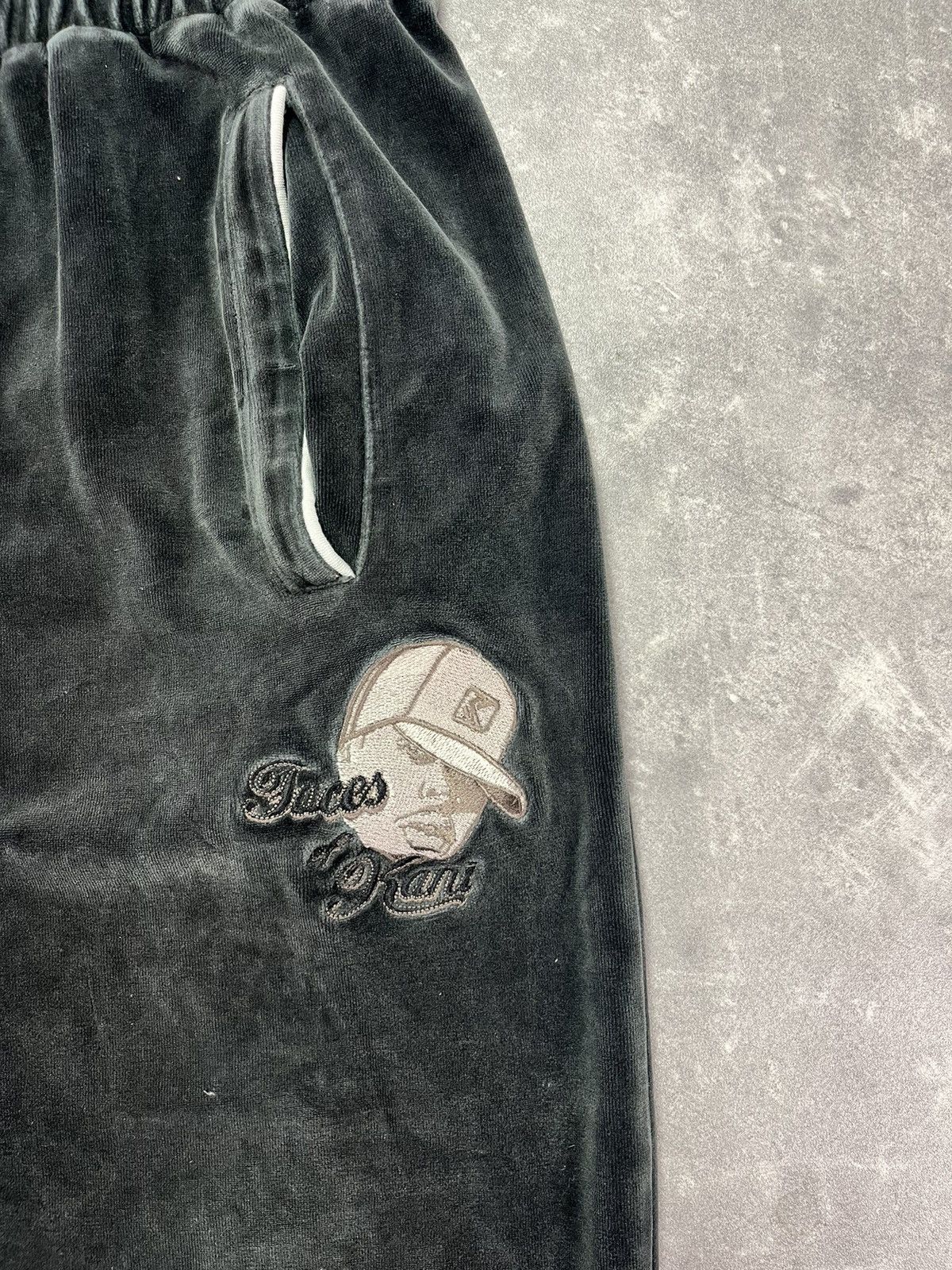 Karl Kani Karl Kani Faces Velour Vintage Baggy Sweatpants XL Size US 38 / EU 54 - 4 Thumbnail