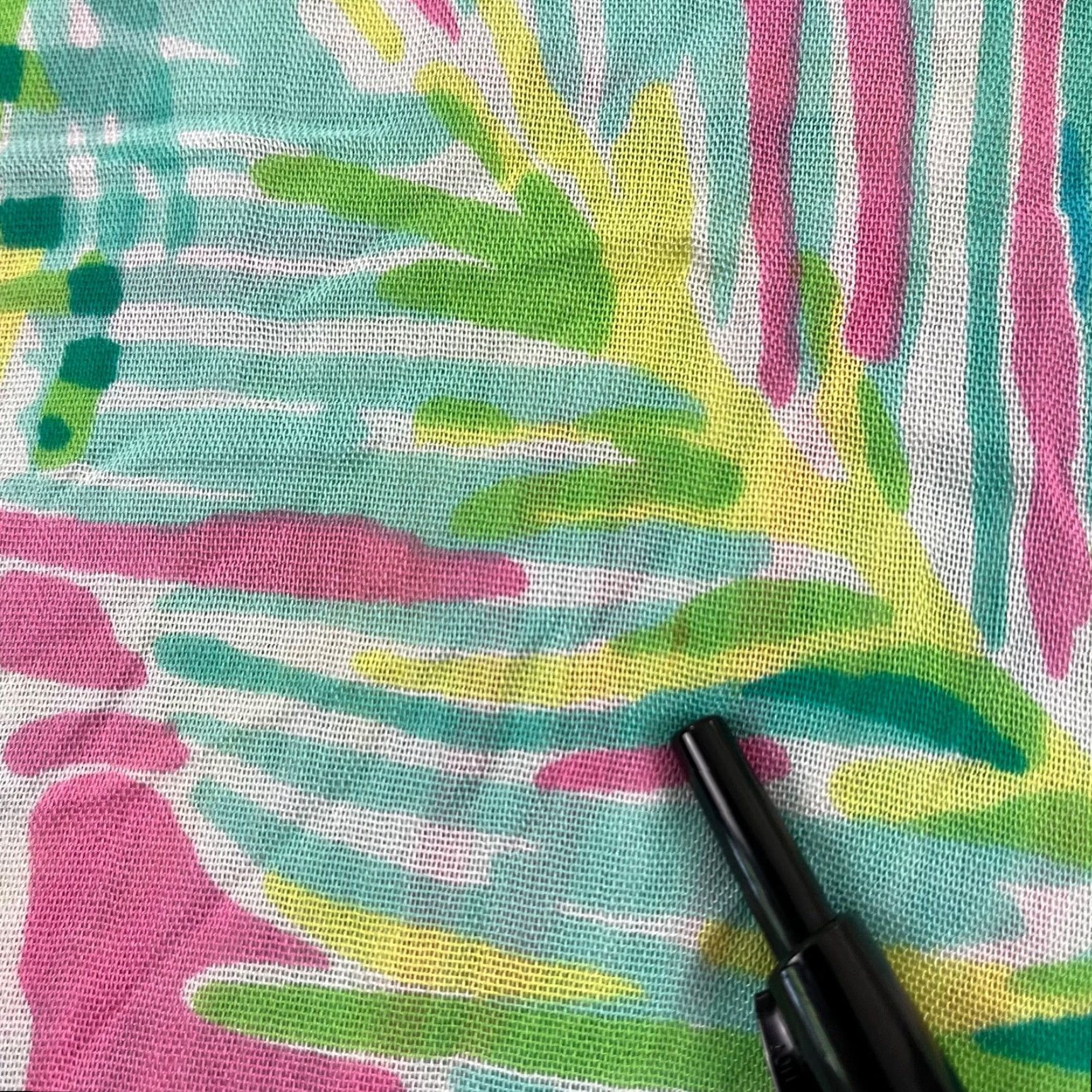Lilly Pulitzer LILLY PULITZER Scarf Womens One Size Rayon Floral Infinity Preppy 25 x 14 Multicolor Gift? (But must only use original words) Size ONE SIZE - 7 Thumbnail
