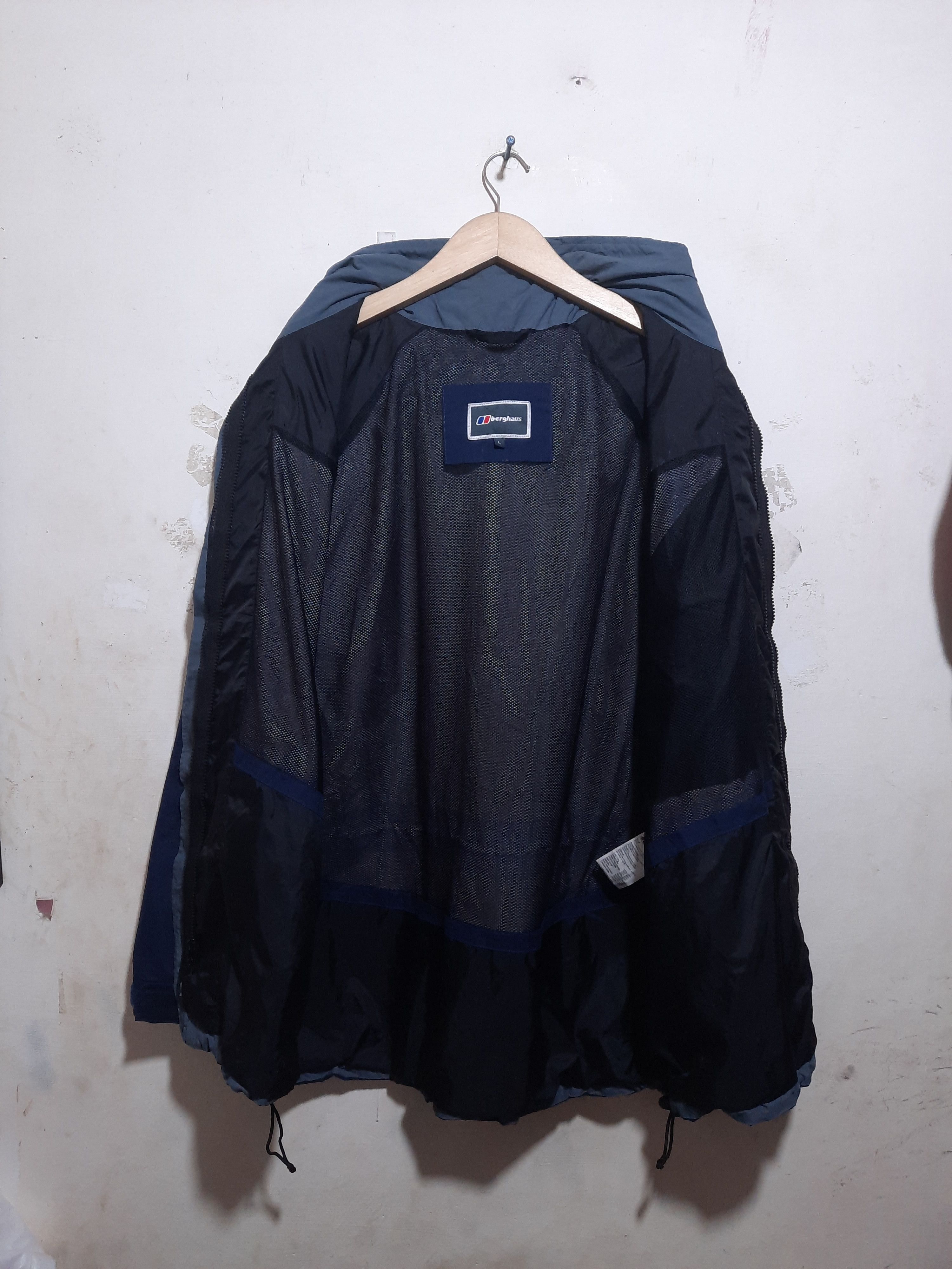 Berghaus Berghaus Aquafoil Outdoor Jacket Gorpcore Size US L / EU 52-54 / 3 - 6 Thumbnail