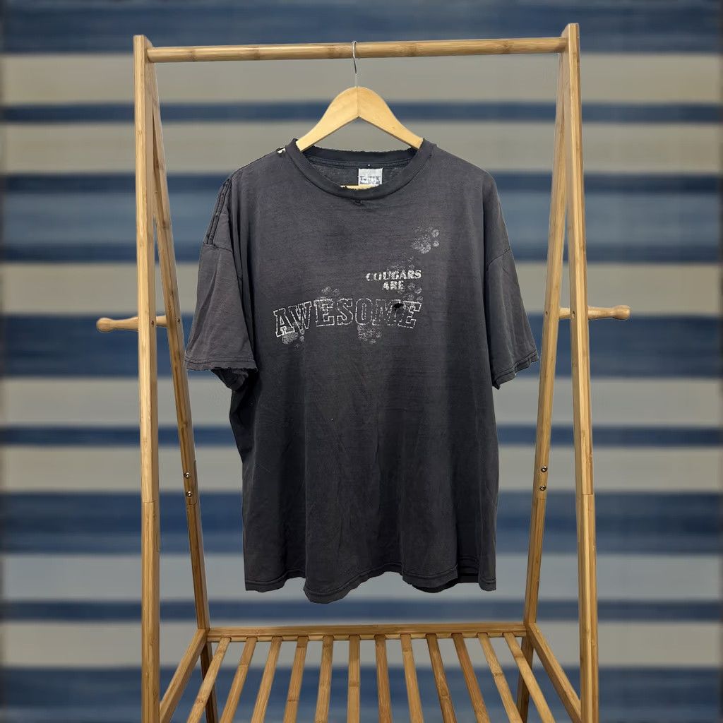 Tultex VTG 90s Cougars Are Awesome MILF Gradient Sun Faded Worn Thrashed T-Shirt 2XL Size US XXL / EU 58 / 5 - 1 Thumbnail