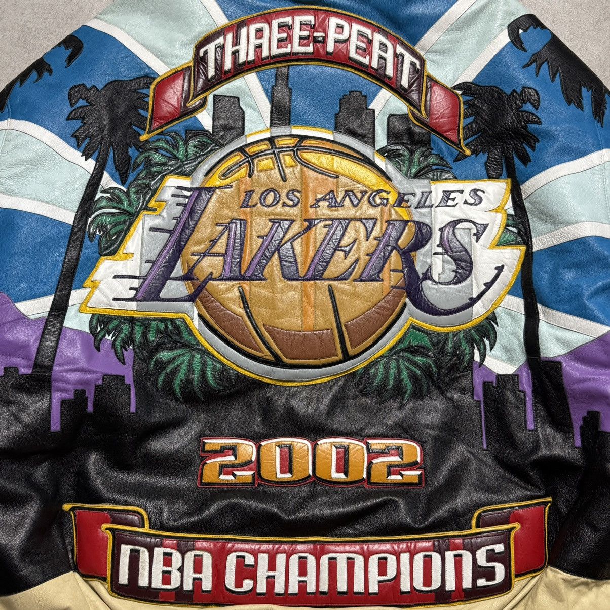 Jeff Hamilton Jeff Hamilton NBA Lakers 2002 3 Peat Champions Jacket Size US XXL / EU 58 / 5 - 8 Thumbnail
