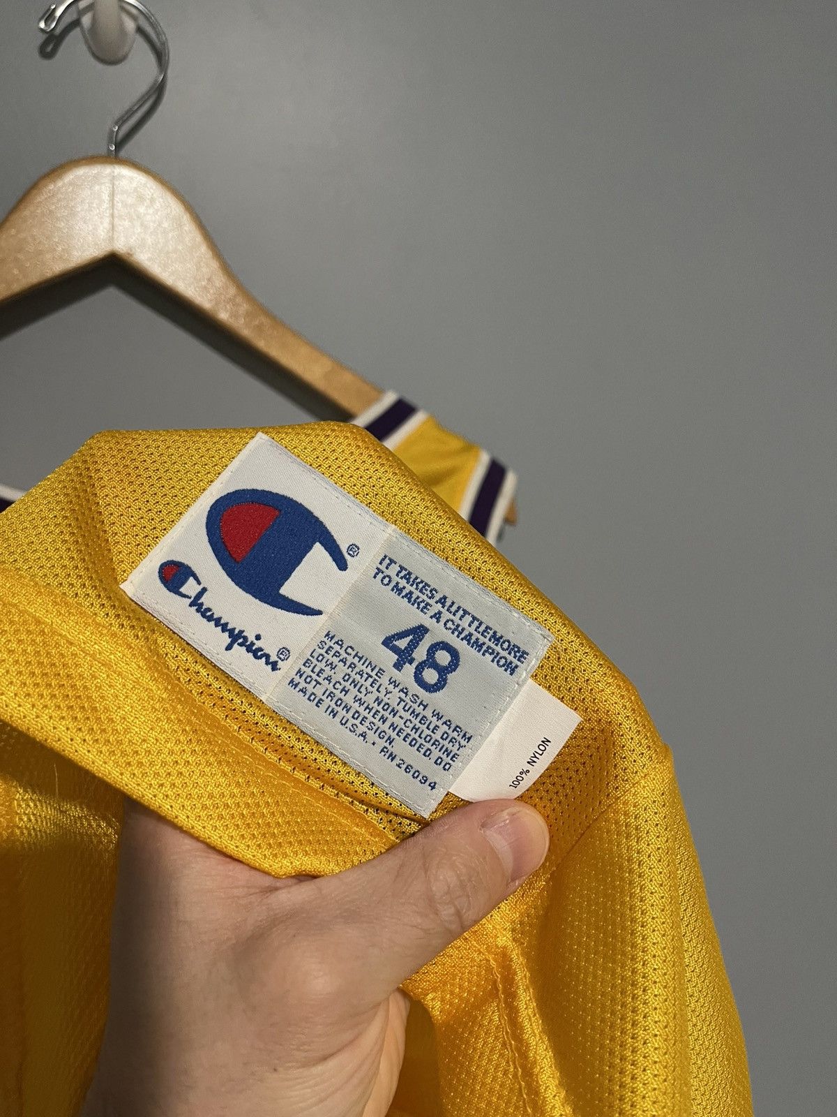 Champion Vintage Los Angeles Lakers Jersey Sz 48 Magic Johnson #32 Size US M / EU 48-50 / 2 - 7 Thumbnail