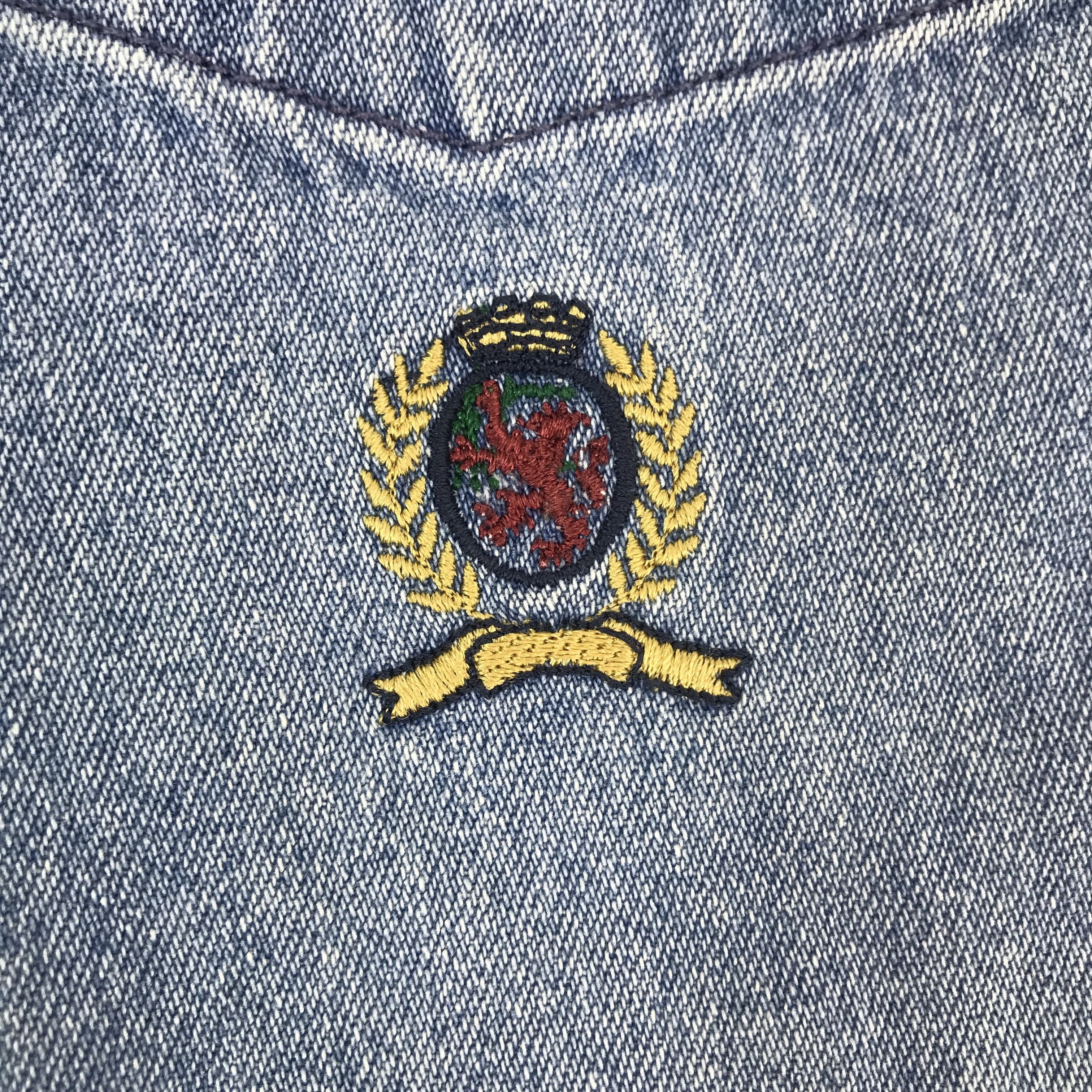 Tommy Hilfiger Vintage Tommy Hilfiger denim button up shirt K44B58 Size US L / EU 52-54 / 3 - 11 Thumbnail