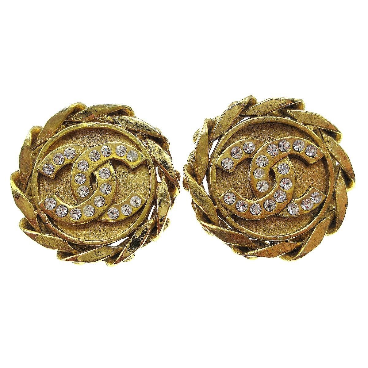 Chanel Chanel Vintage CC Round Clip-On Metal with Crystals Size ONE SIZE - 1 Thumbnail