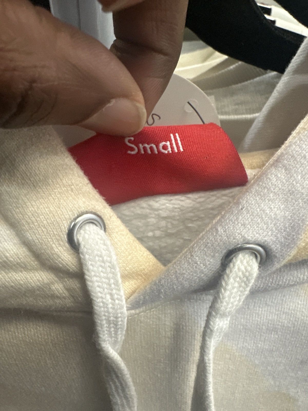 Supreme Supreme Doves Hooded Sweatshirt Size US S / EU 44-46 / 1 - 7 Thumbnail