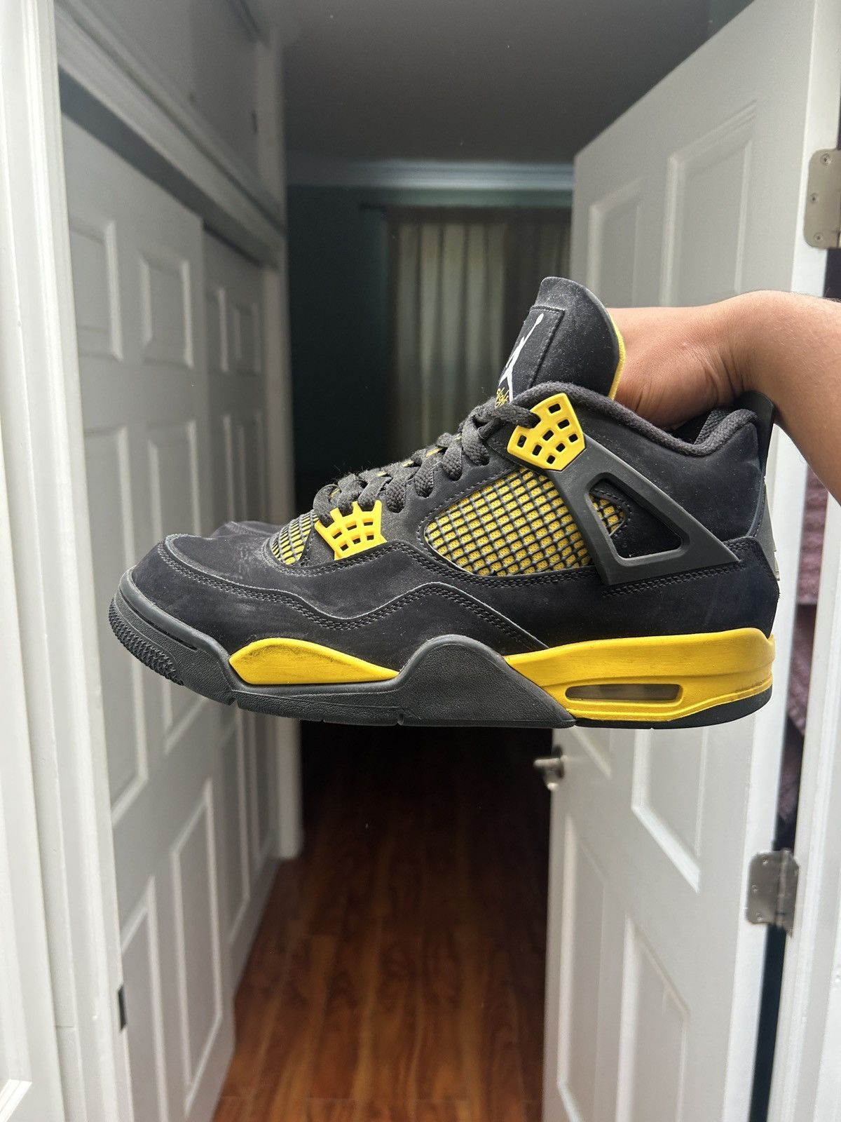 Jordan Brand Jordan 4 Thunders Size US 10 / EU 43 - 1 Thumbnail