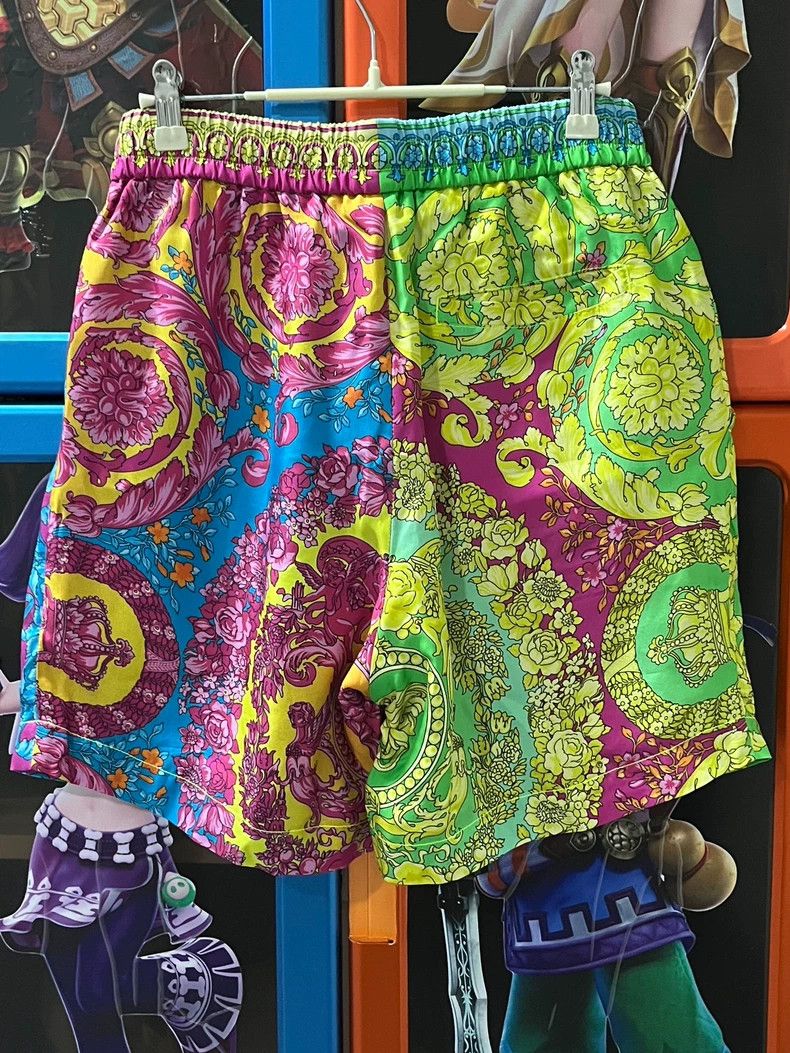 Versace Versace Printed shorts Size US 30 / EU 46 - 2 Thumbnail