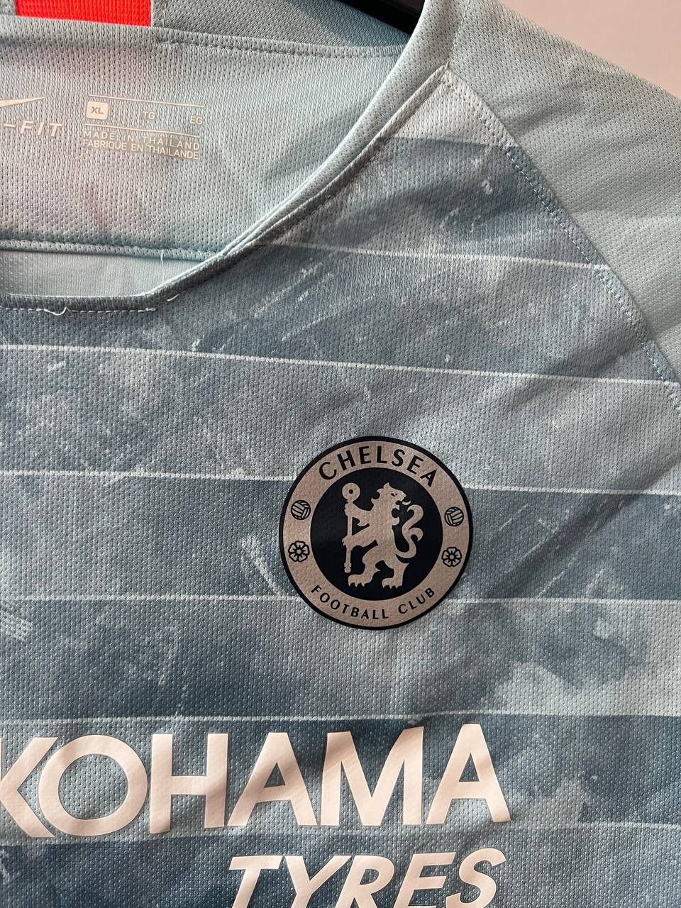 Nike 2018/19 CHELSEA FC THIRD SOCCER FOOTBALL JERSEY SHIRT XL BOY Size US S / EU 44-46 / 1 - 5 Thumbnail