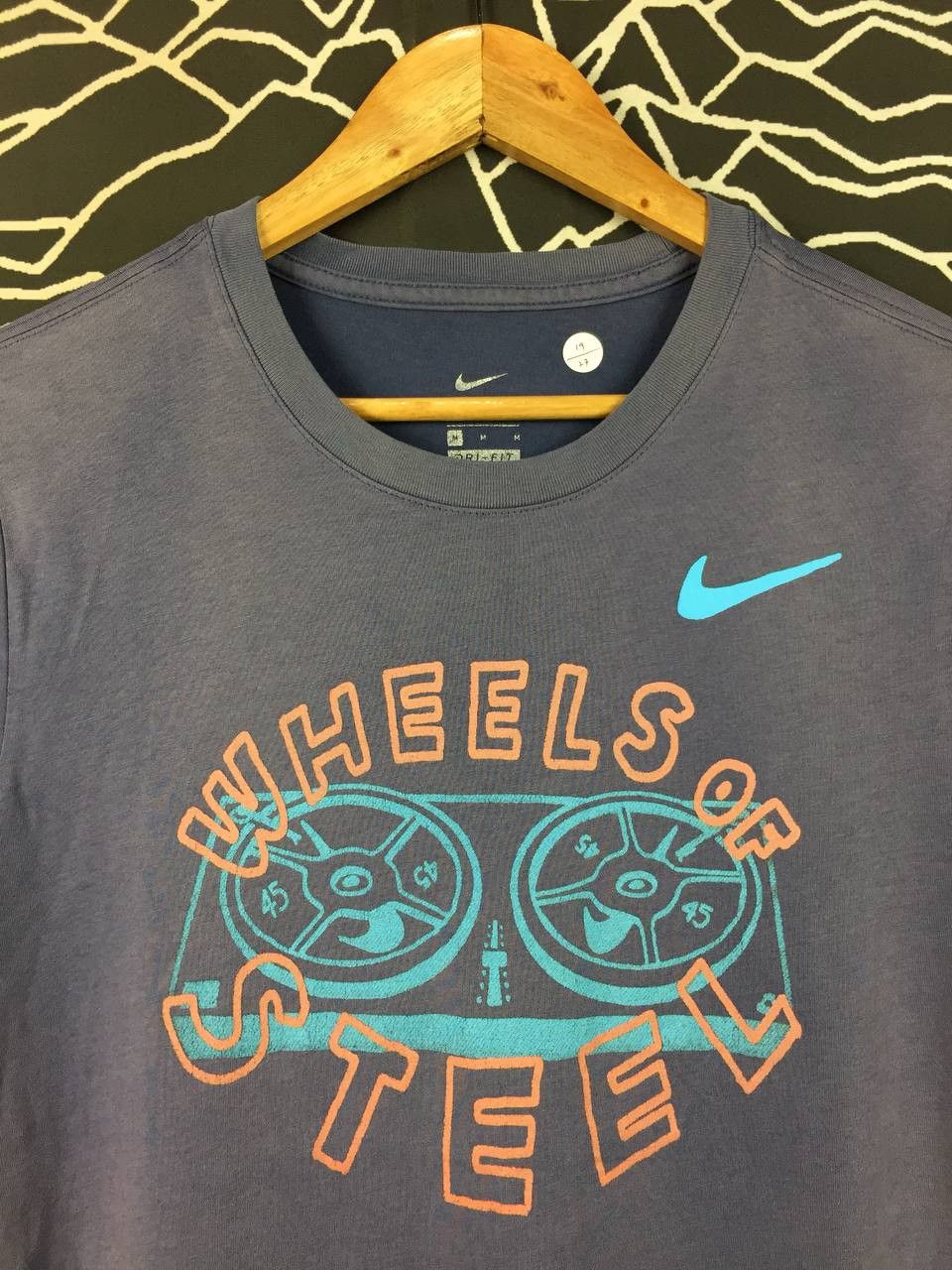 Nike Nike Dri-FIT Wheels of Steel DJ Turntable Graphic Tee Size US M / EU 48-50 / 2 - 3 Thumbnail