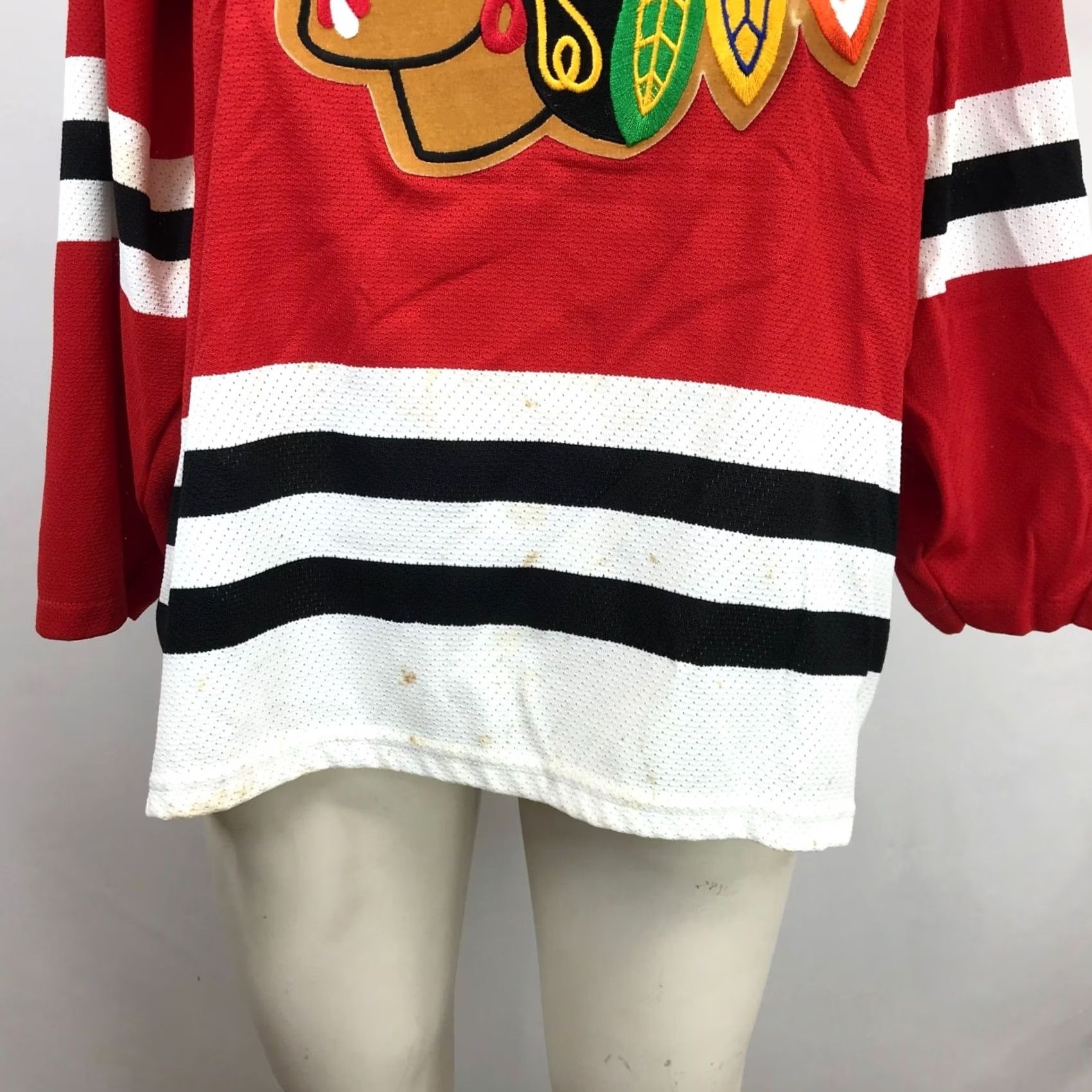 Vintage VINTAGE CCM RED CHICAGO BLACK HAWKS JERSEY Mens Large Long Sleeve V Neck Size US L / EU 52-54 / 3 - 3 Thumbnail