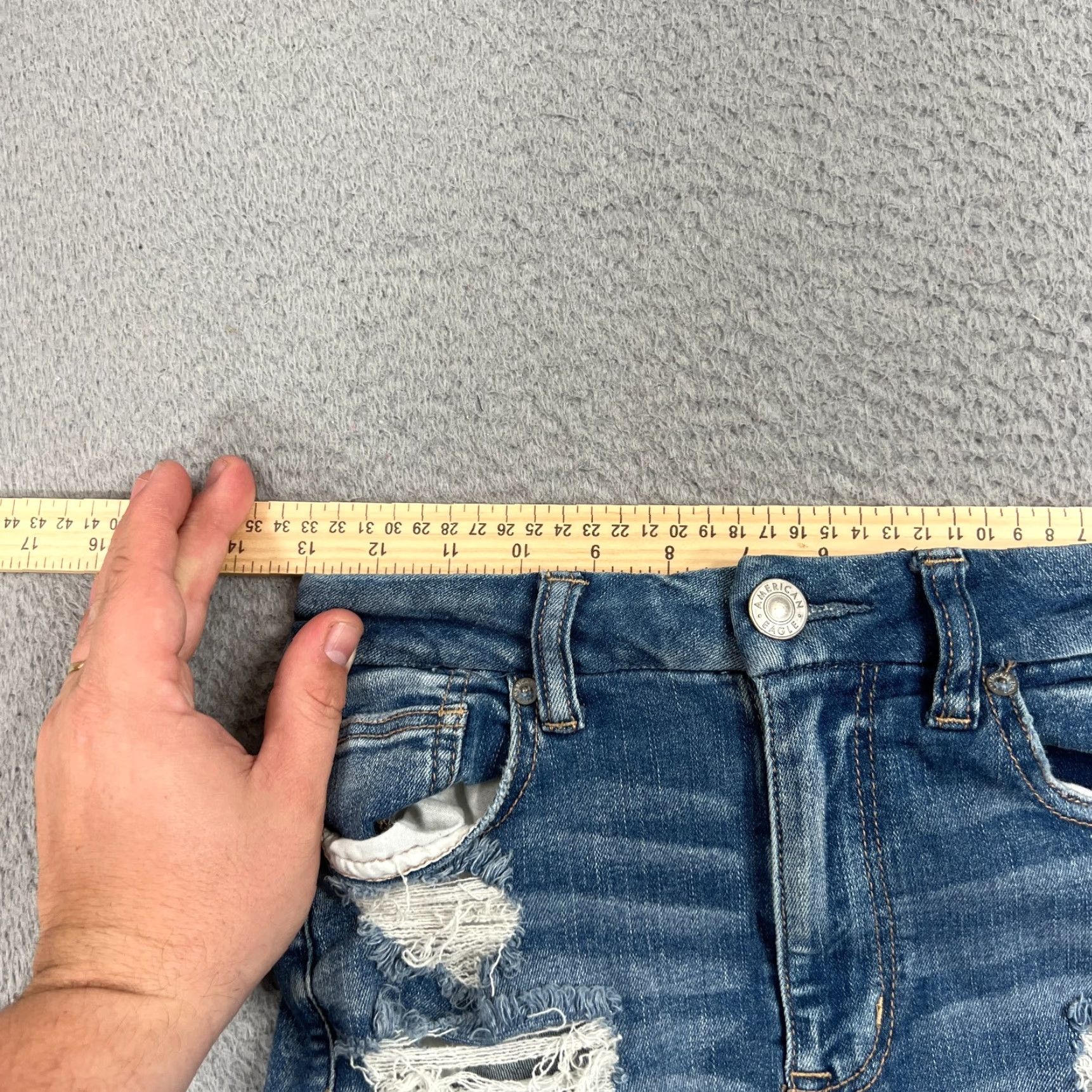 American Eagle Outfitters VINTAGE American Eagle Women’s Shorts Casual Denim High Rise Stretch Distressed 4-Inch Inseam Size 27" / US 4 / IT 40 - 4 Thumbnail