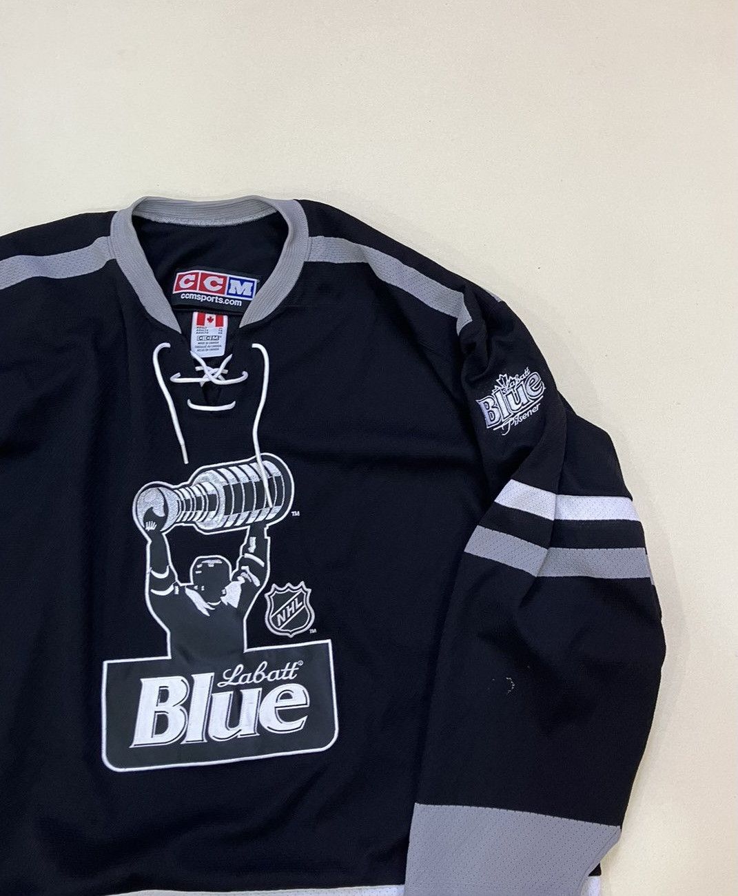 Ccm LABATT BLUE CANADA Beer NHL jersey Size US XL / EU 56 / 4 - 2 Thumbnail
