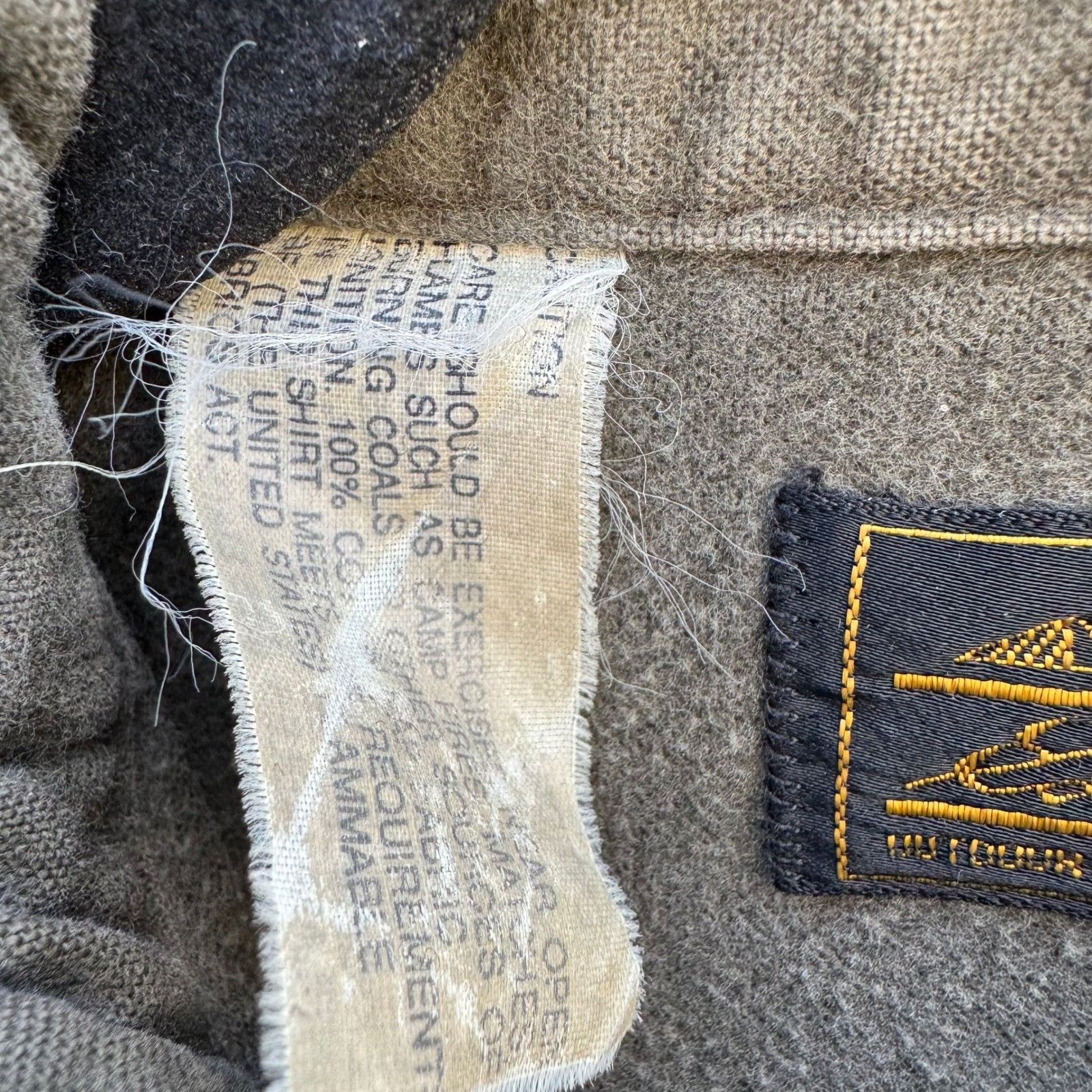 Eddie Bauer Eddie Bauer Vintage Mens Olive Green Heavy Cotton Chamois Sh Size US L / EU 52-54 / 3 - 11 Thumbnail