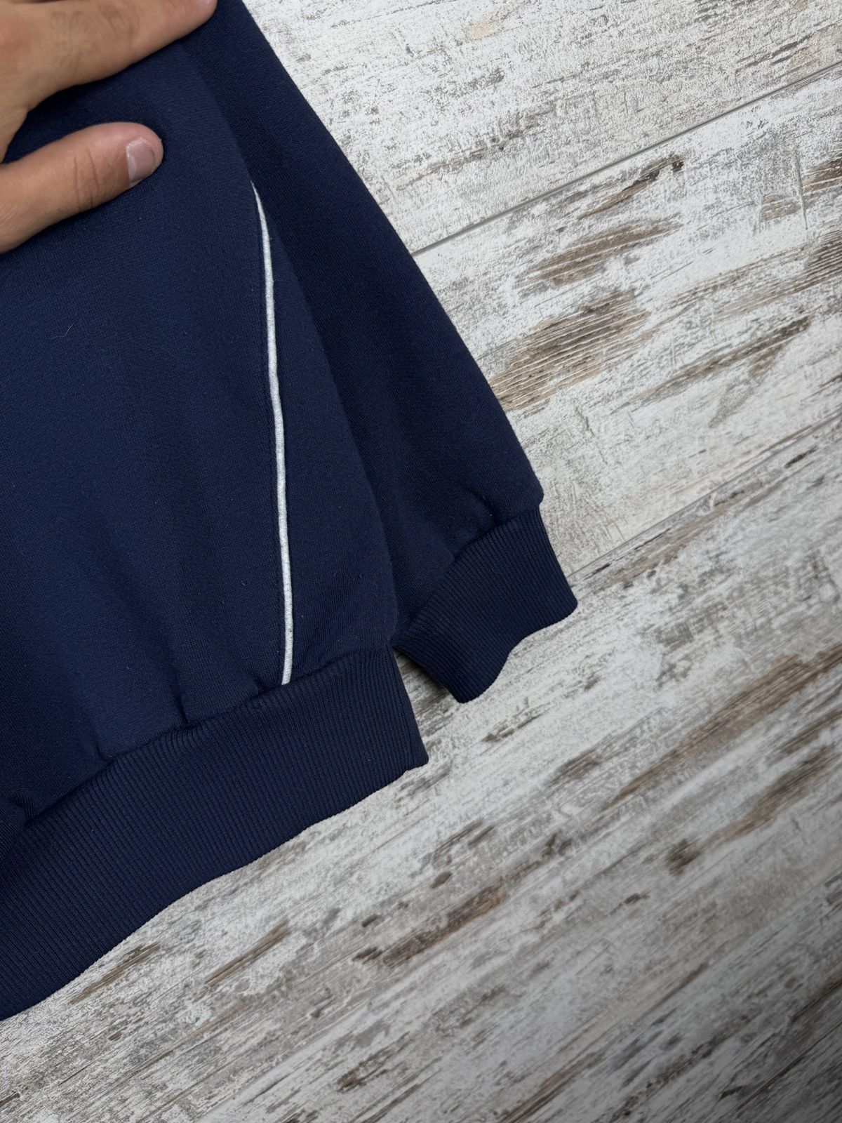 Umbro × Vintage Mens Vintage Umbro center logo sweatshirt y2k rare jacket Size US L / EU 52-54 / 3 - 5 Thumbnail