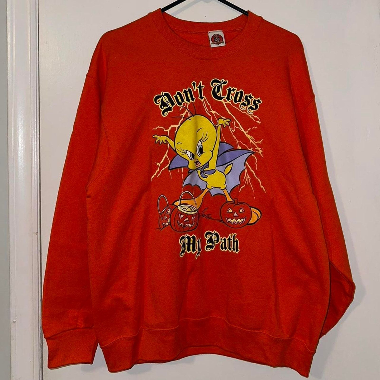 NERDY × Vintage Vintage Looney Tunes Tweety Bird Halloween Crewneck size L Size US L / EU 52-54 / 3 - 1 Thumbnail