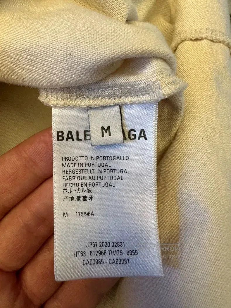 Balenciaga Balenciaga Small Logo Back Letter T. Size US M / EU 48-50 / 2 - 4 Thumbnail