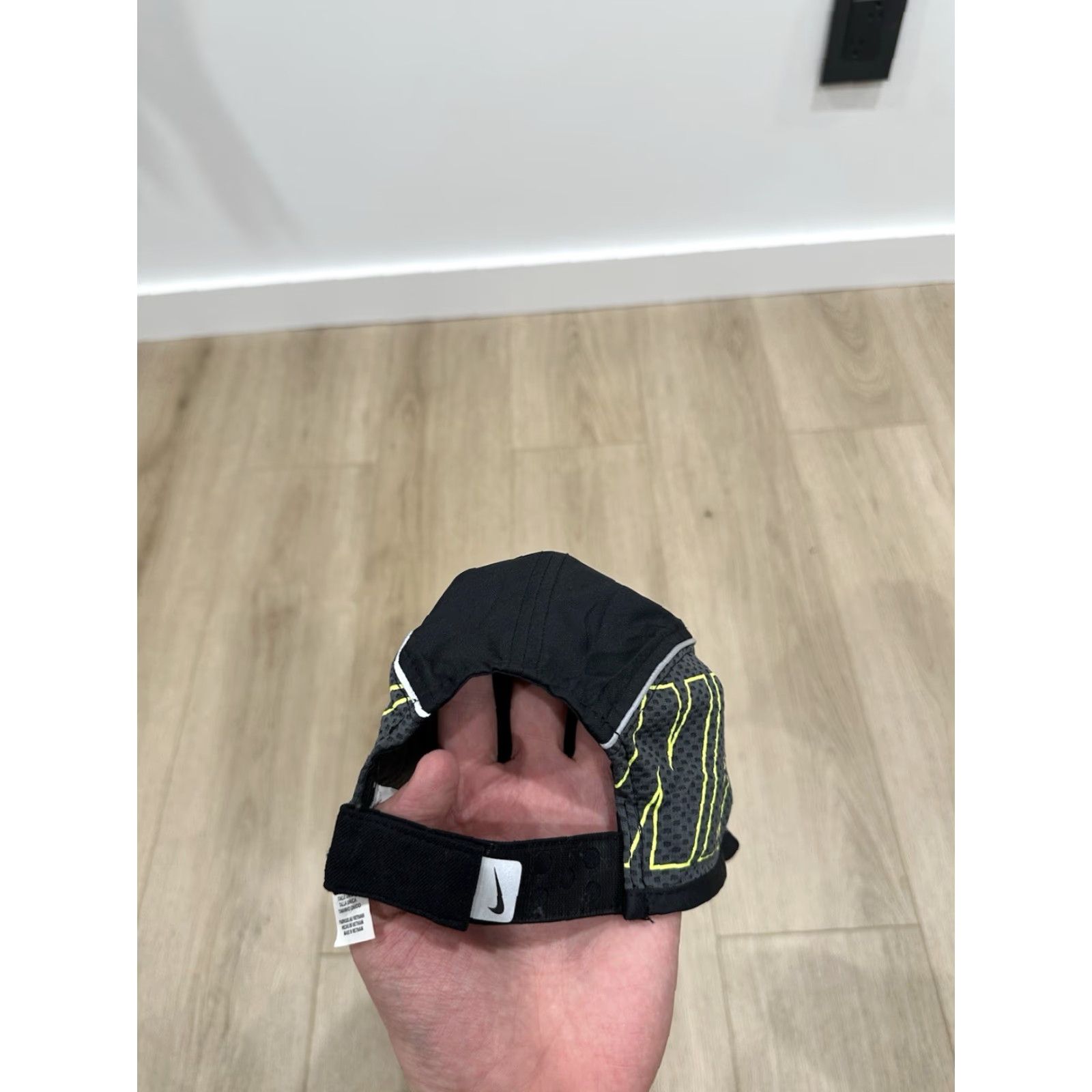 Nike Nike 5 Panel Hat Cap Lightweight Adjustable Black Neon Aerobill AW84 Men One Size Size ONE SIZE - 6 Thumbnail