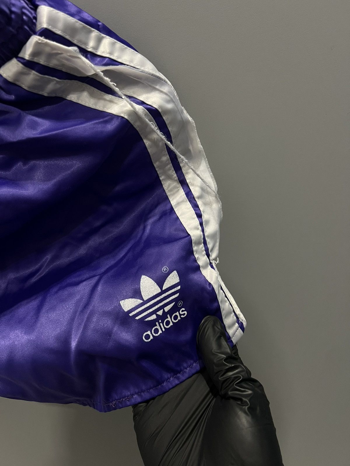 Adidas 1990s ADIDAS VINTAGE SHORTS FOOTBALL SOCCER RUNNING PURPLE Size US 30 / EU 46 - 4 Thumbnail