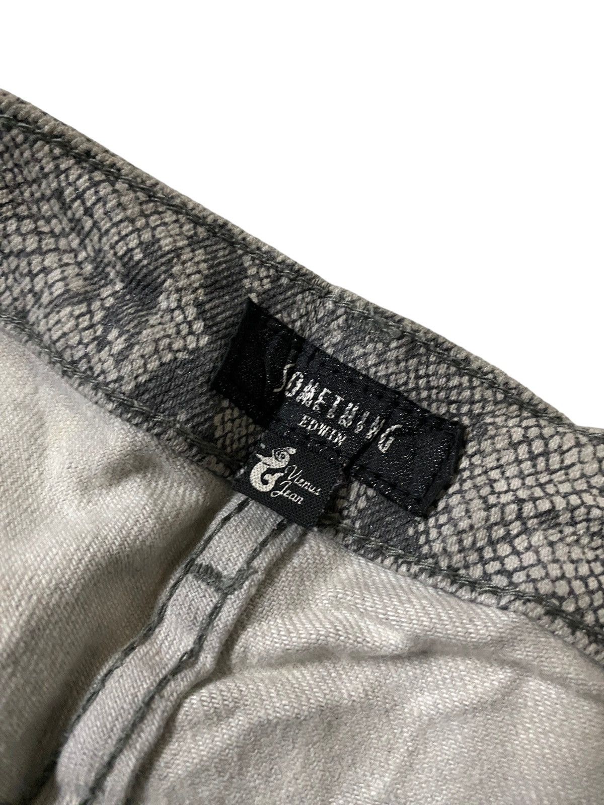 Le Grande Bleu (L.G.B.) 2000's Edwin Flared Snake Pattern Bootcut Jeans Size US 27 - 7 Thumbnail