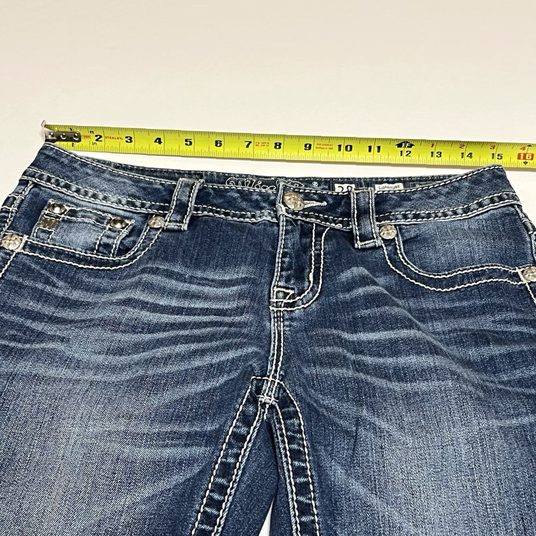 Miss Me Miss Me Signature Skinny Jeans Blue Denim 30 Inseam 29 Slim Low Rise Embroidered Rhinestone Pockets Women Jeans 30 Regular XS? Size 30" / US 8 / IT 44 - 3 Thumbnail