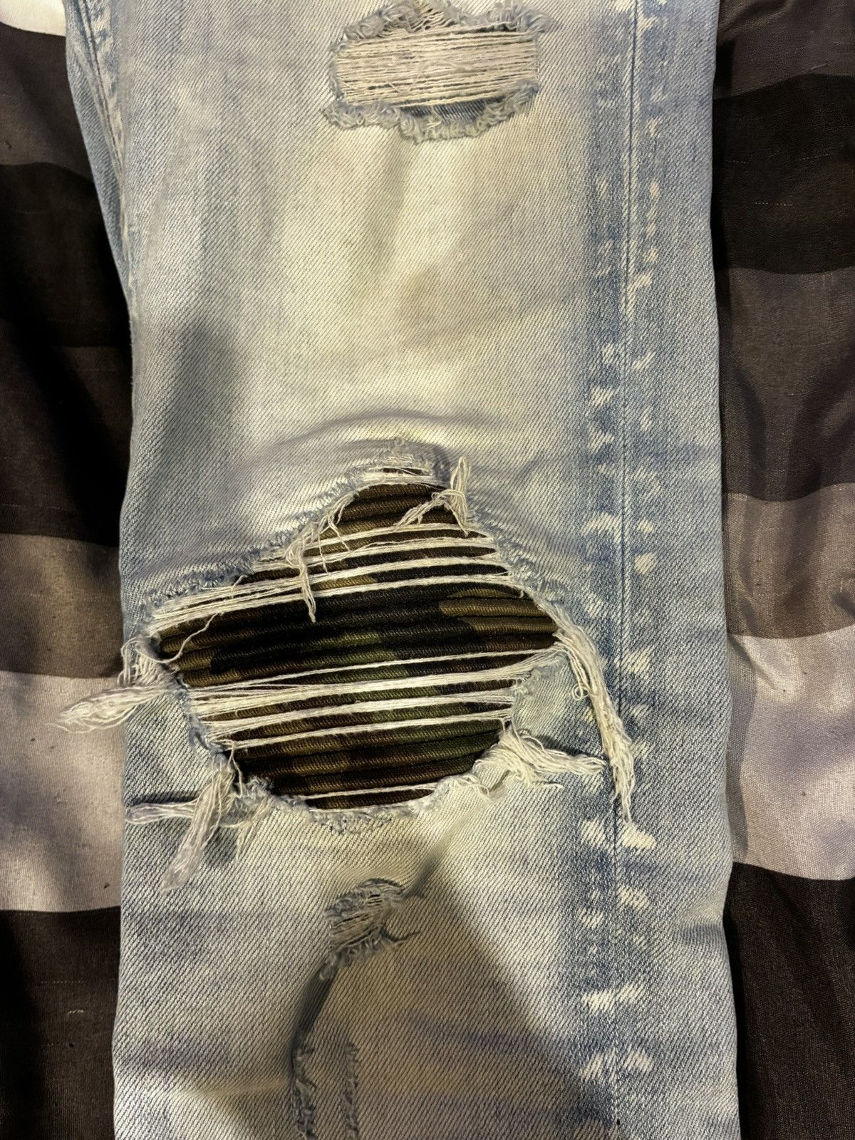 Amiri Amiri MX1 Tie Dye Camo Jean “Light Indigo” Size US 28 / EU 44 - 2 Thumbnail
