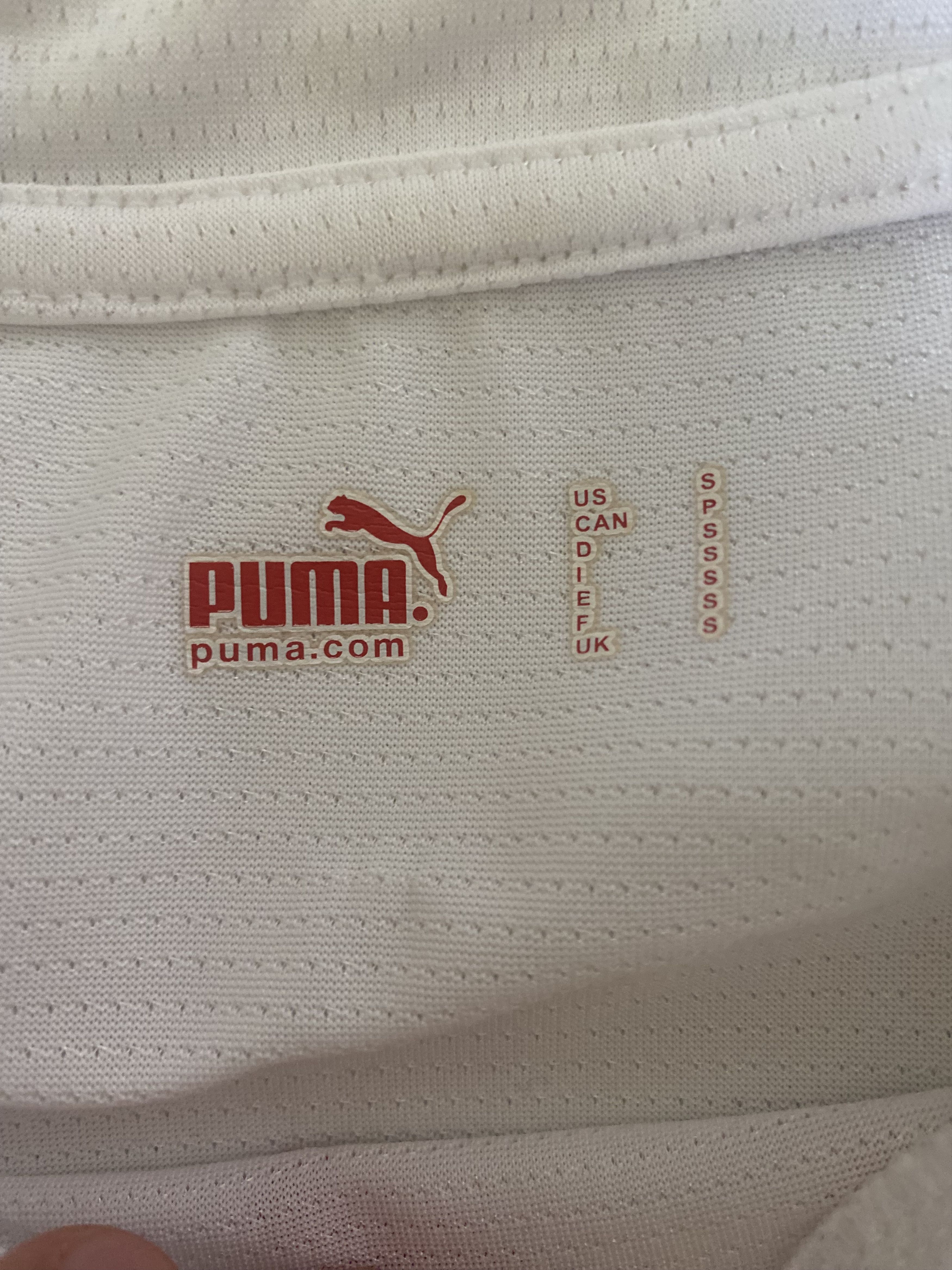 Puma SWITZERLAND 2011 - 2013 - Puma - S - UNIQUE Size US S / EU 44-46 / 1 - 4 Thumbnail