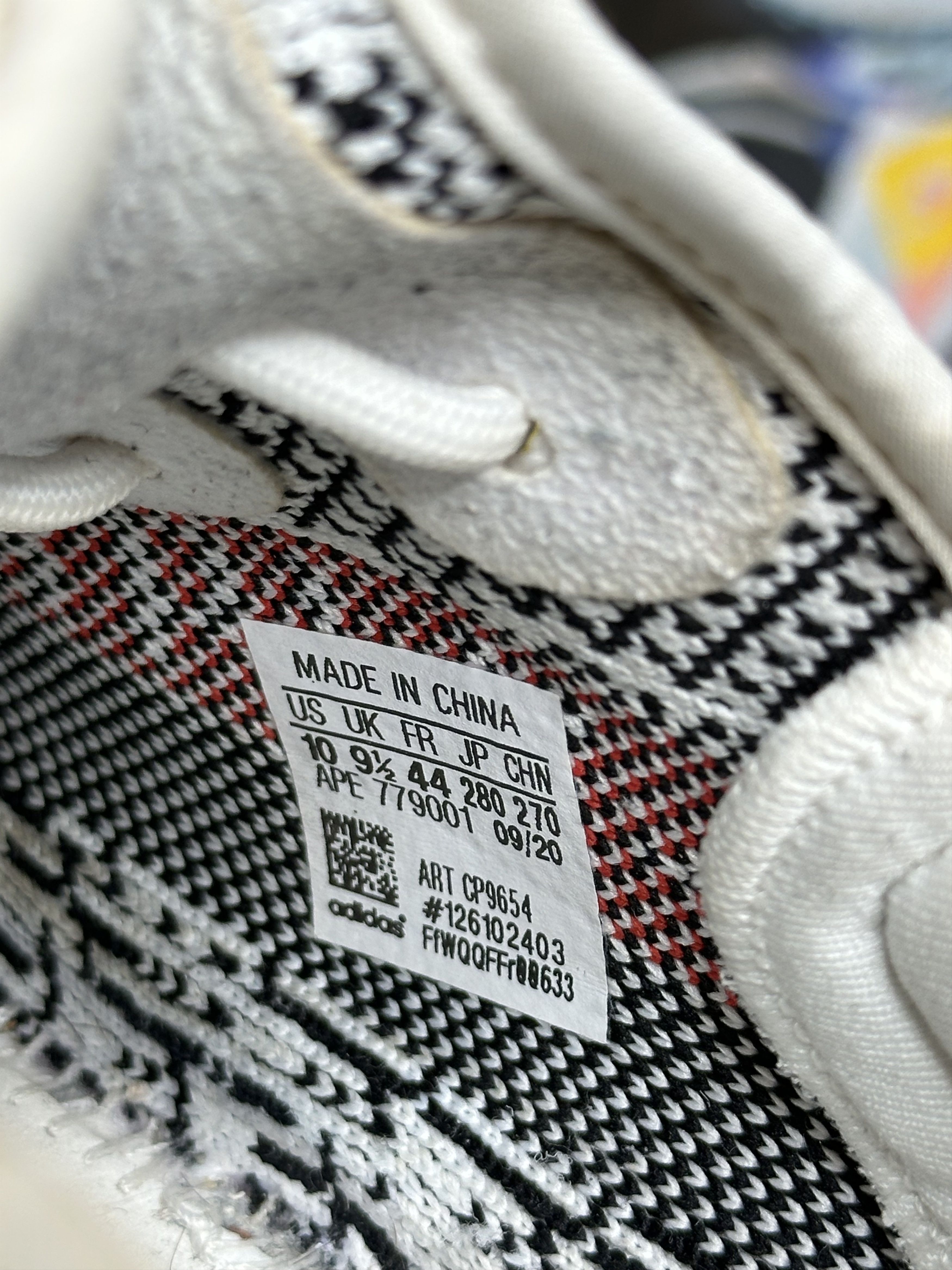 Adidas × Kanye West Adidas Yeezy Boost 350 V2 White/Black CP9654 US10 44 Size US 10 / EU 43 - 6 Thumbnail