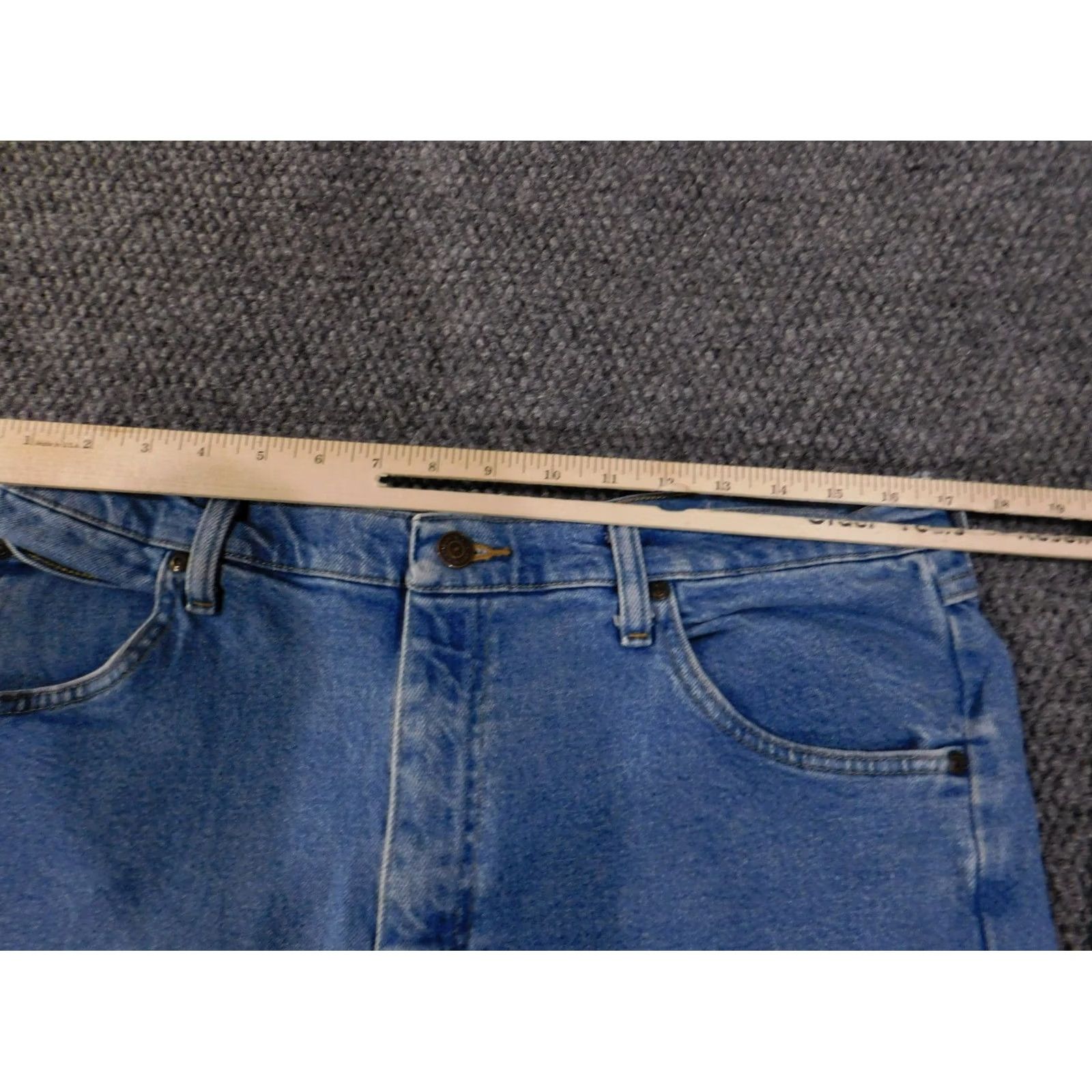 Wrangler Wrangler Jeans Mens 36x32 Blue Regular Denim Straight Leg 5-Pocket Stretch Regular Fit Size 36 Medium Wash Mens Size US 36 / EU 52 - 4 Thumbnail