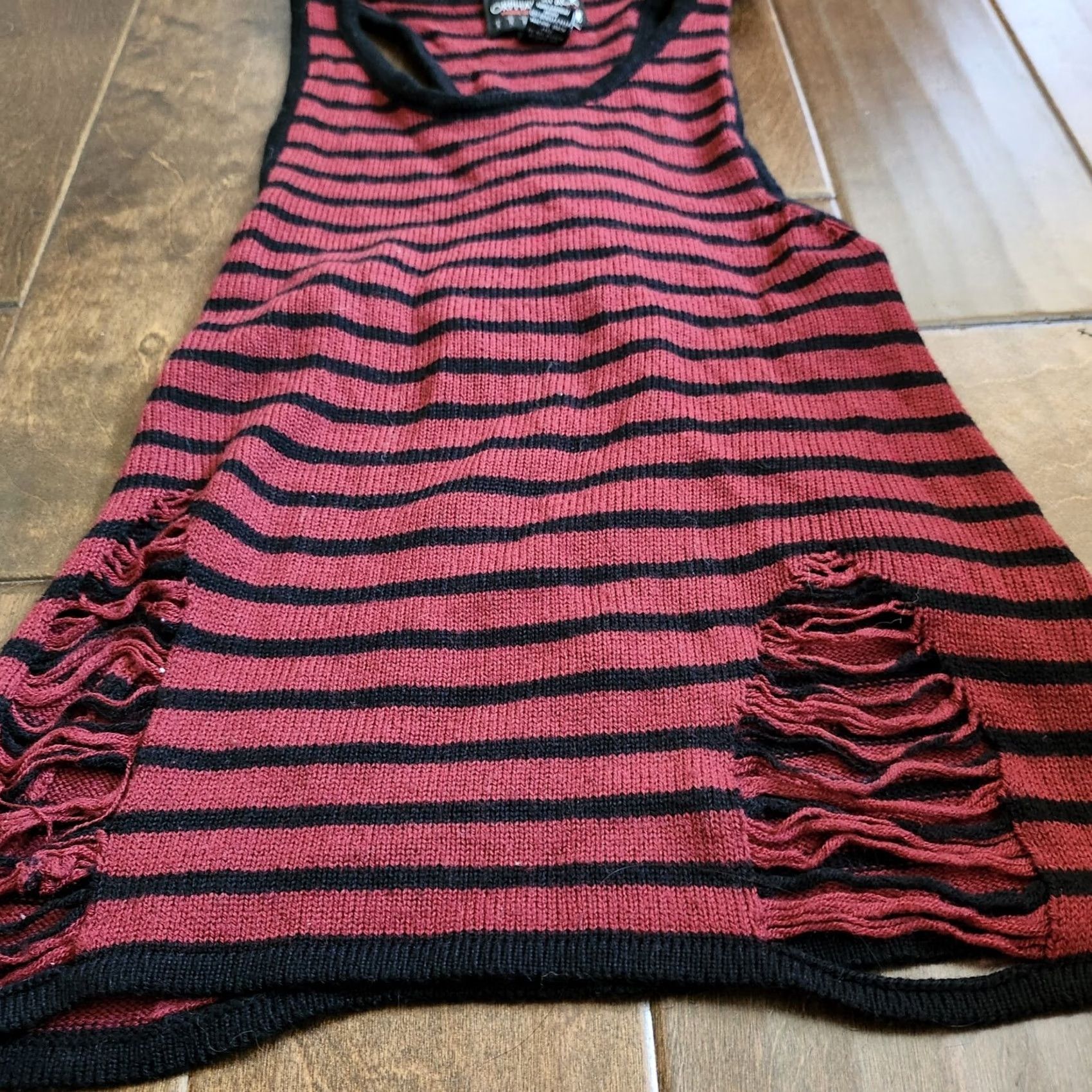 Vintage Orphan Black Tank Top Shirt XS Women Striped Limited Edition Sleeveless Pullover Black casual Summer Spring Fall Mens Womens Girls not applicable Size XS / US 0-2 / IT 36-38 - 4 Thumbnail