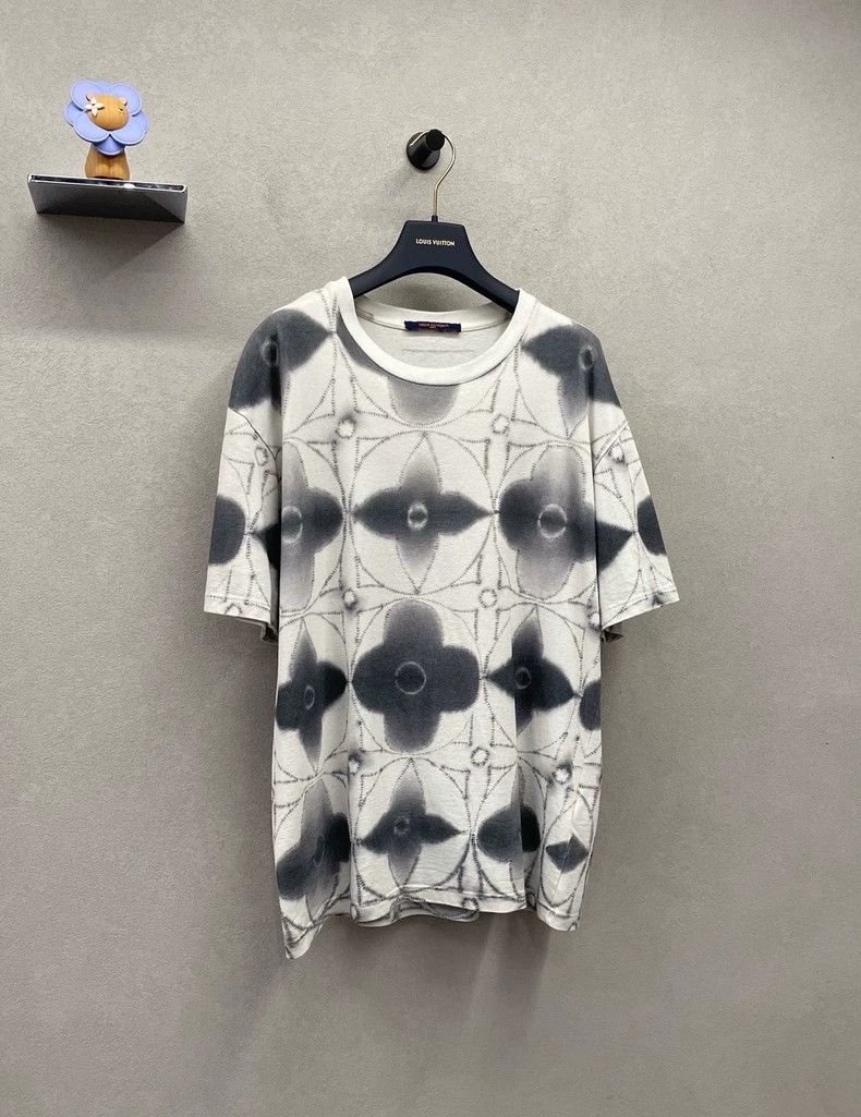 Louis Vuitton Louis Vuitton size 4l Spring/summer 2023 skein printed shor Size US M / EU 48-50 / 2 - 4 Thumbnail