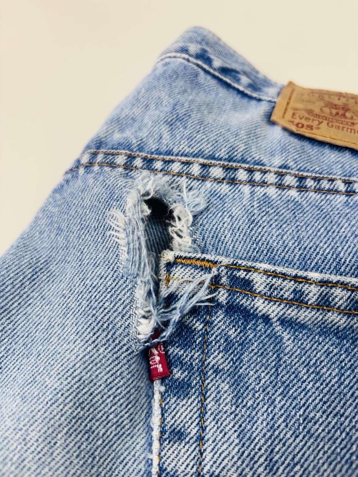 Levi's Vintage Men’s Levi's 550 relaxed fit tapered leg jeans 36x34 Size US 36 / EU 52 - 2 Thumbnail